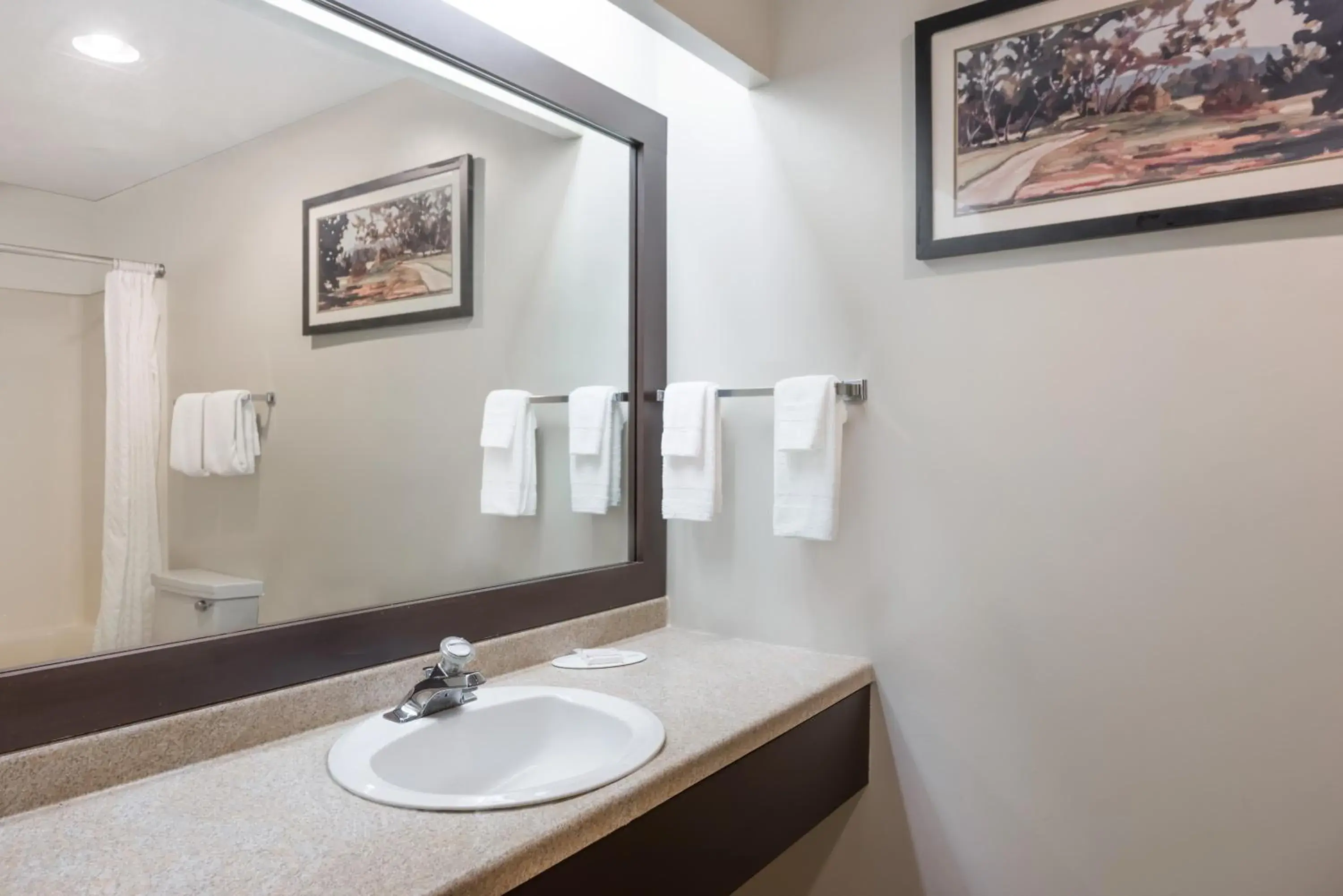 Deluxe Queen Room with Two Queen Beds - Non-Smoking in Knights Inn Jacksonville Deluxe Queen Room with Two Queen Beds - Non-Smoking in Knights Inn Jacksonville