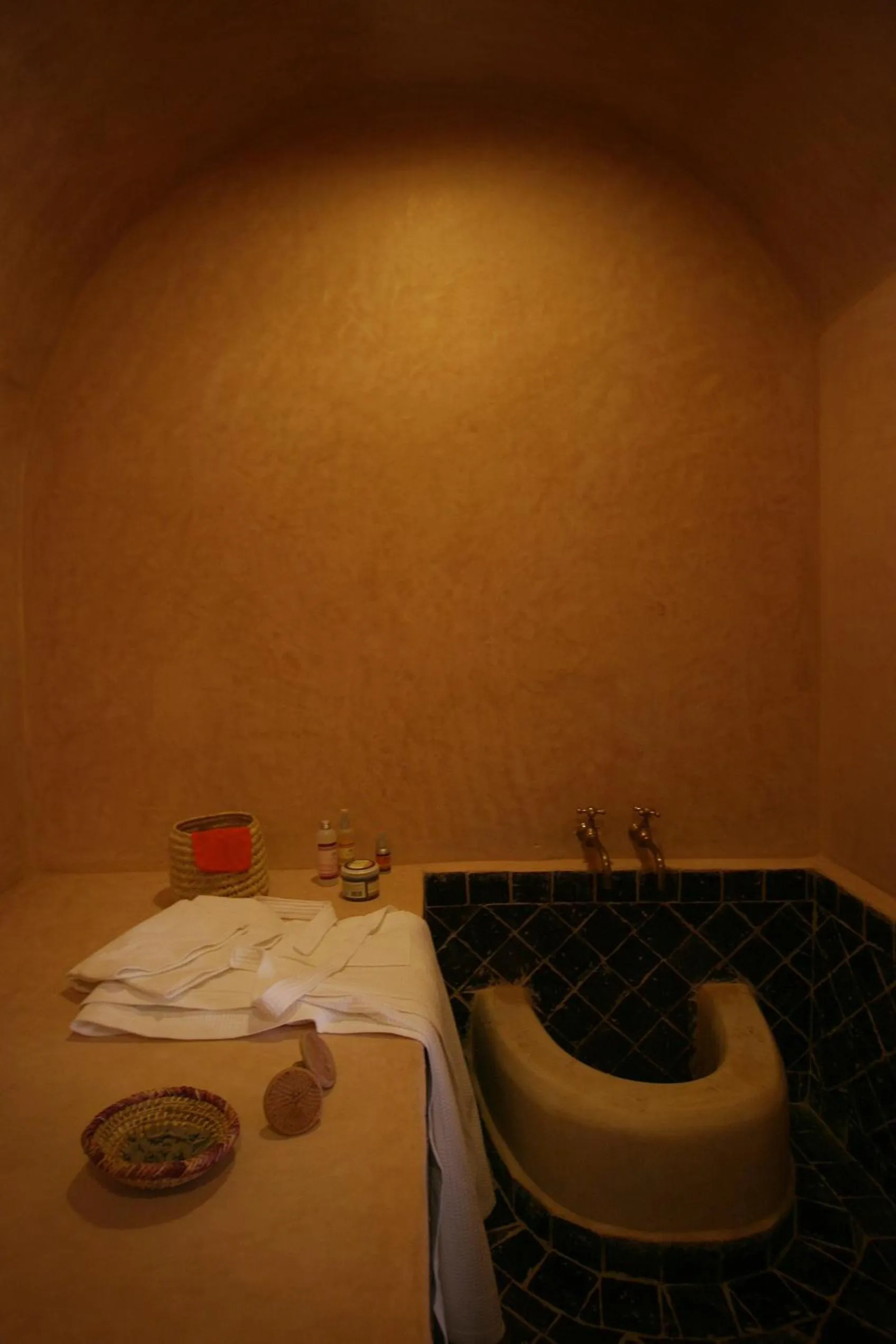 Spa and wellness centre/facilities in Riad Chameau FDC Hôtel SPA
