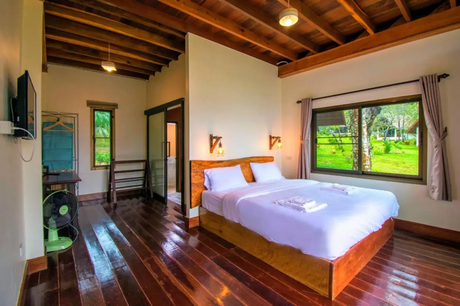 Bed in Phayamas Private Beach Resort and Island Brew - Adults Only Bed in Phayamas Private Beach Resort and Island Brew - Adults Only