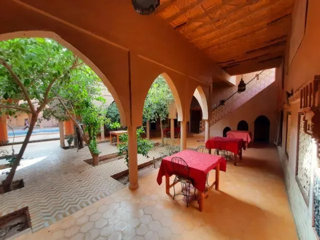 Patio in Maison Merzouga Guest House