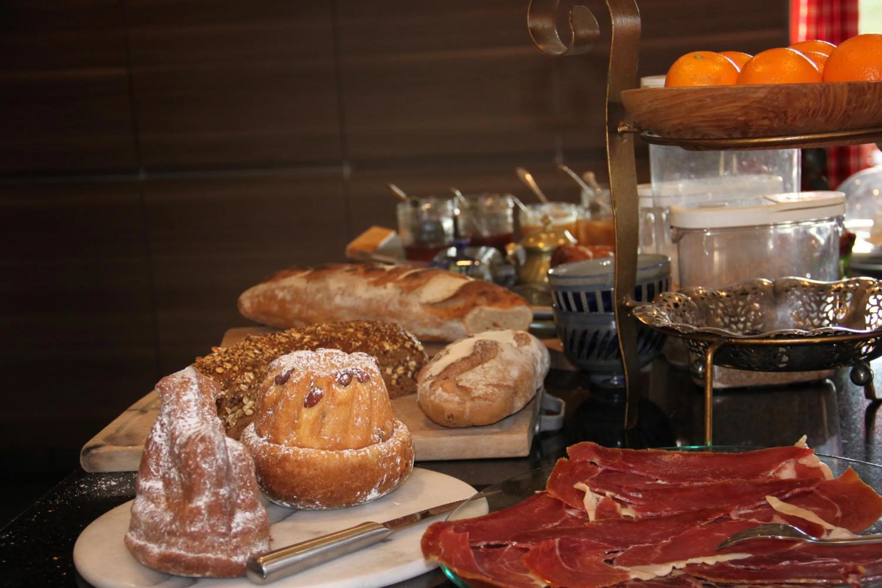 Breakfast in La Colline Du Baa - Maison d'hôtes d'exception