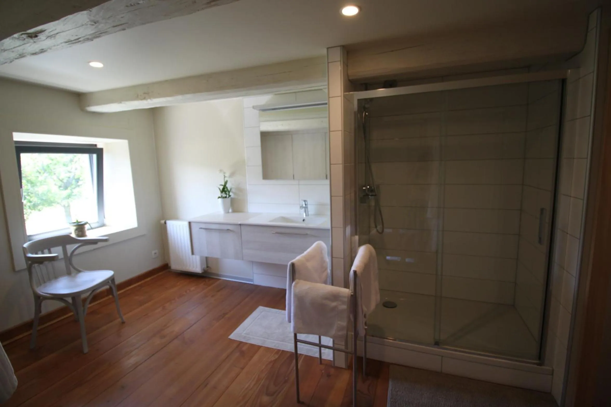 Photo of the whole room in La Colline Du Baa - Maison d'hôtes d'exception