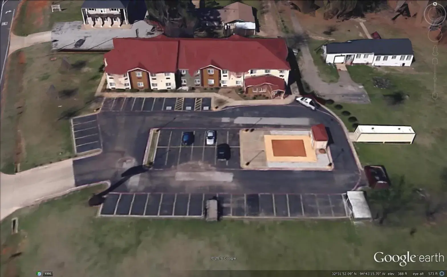 Property building in HomeTown Inn & Suites Property building in HomeTown Inn & Suites