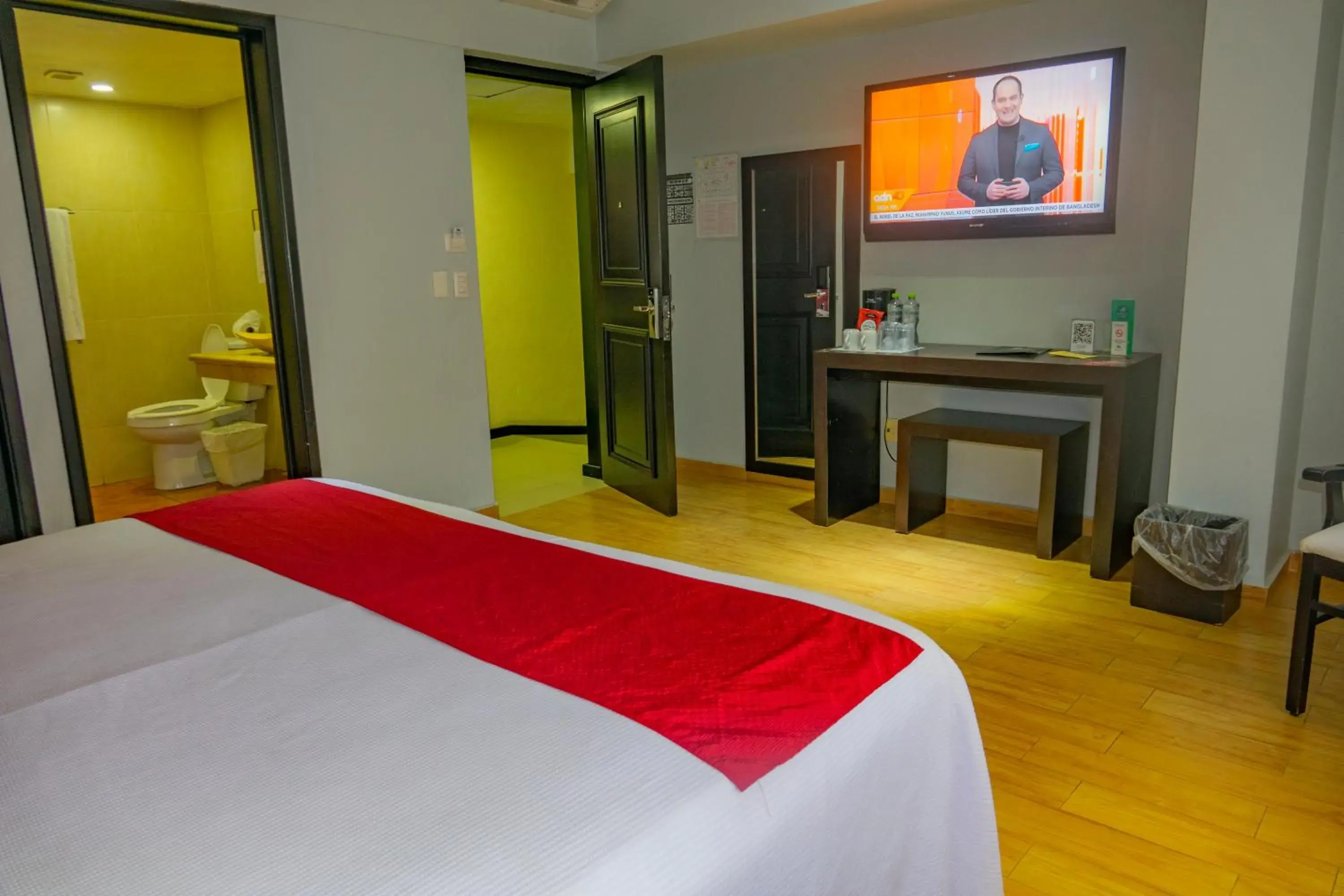 Photo of the whole room, Bed in Roma Guadalajara in downtown Photo of the whole room, Bed in Roma Guadalajara in downtown