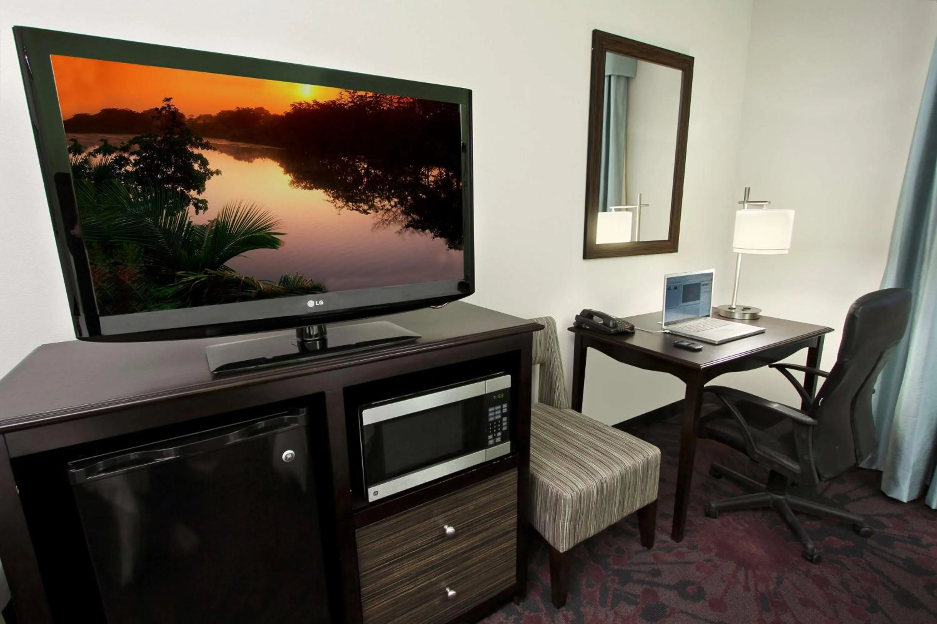 Bed in Hampton Inn & Suites Winnie