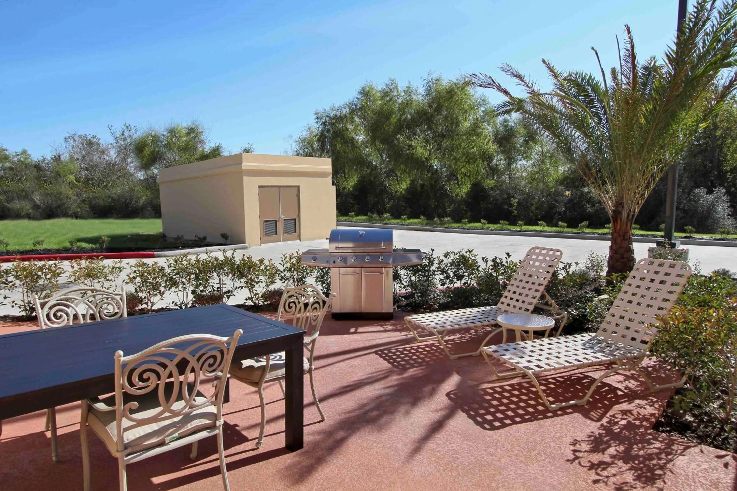 Patio in Hampton Inn & Suites Winnie