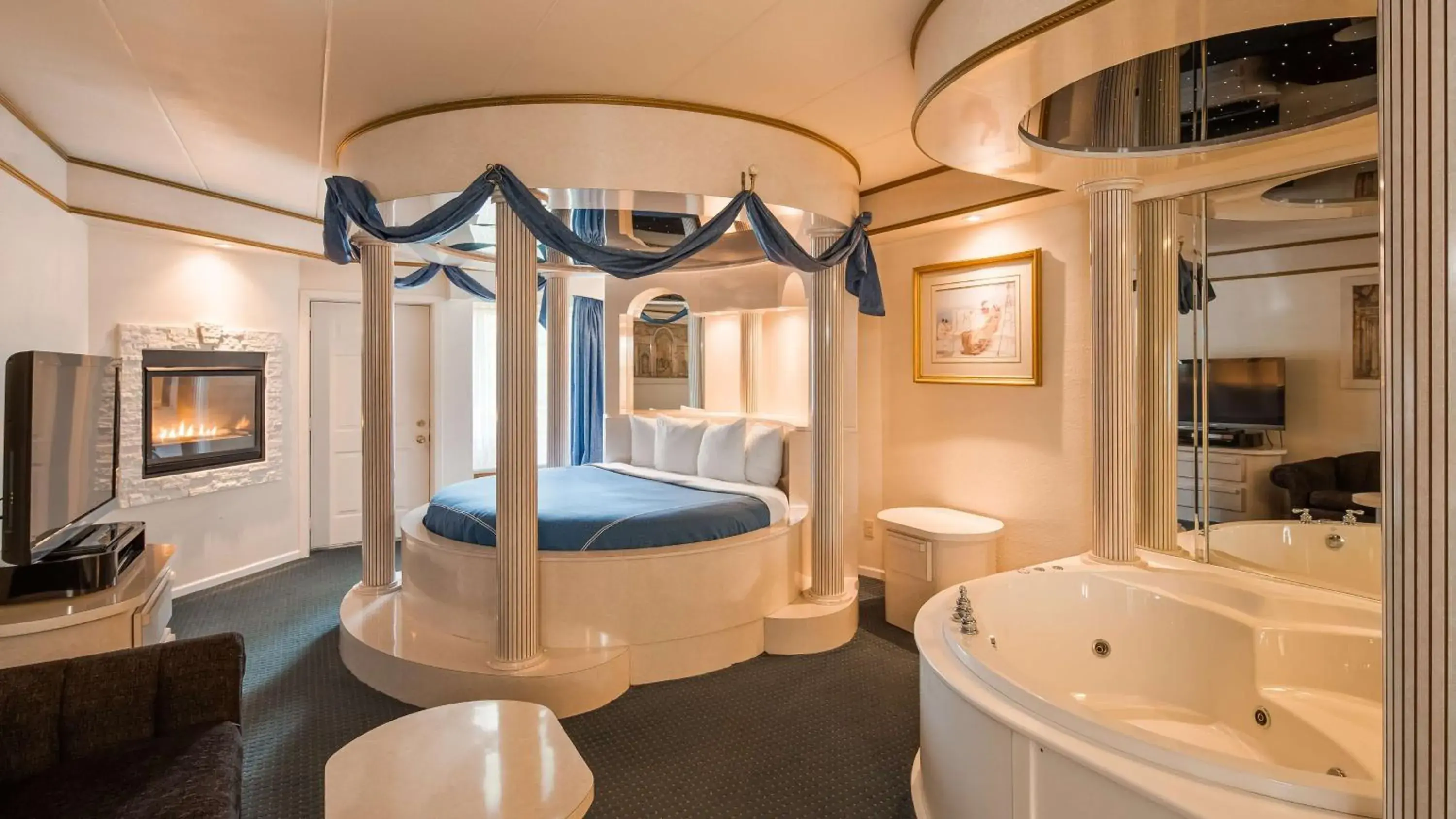 Photo of the whole room, Bed in Best Western Galena Inn & Suites Photo of the whole room, Bed in Best Western Galena Inn & Suites