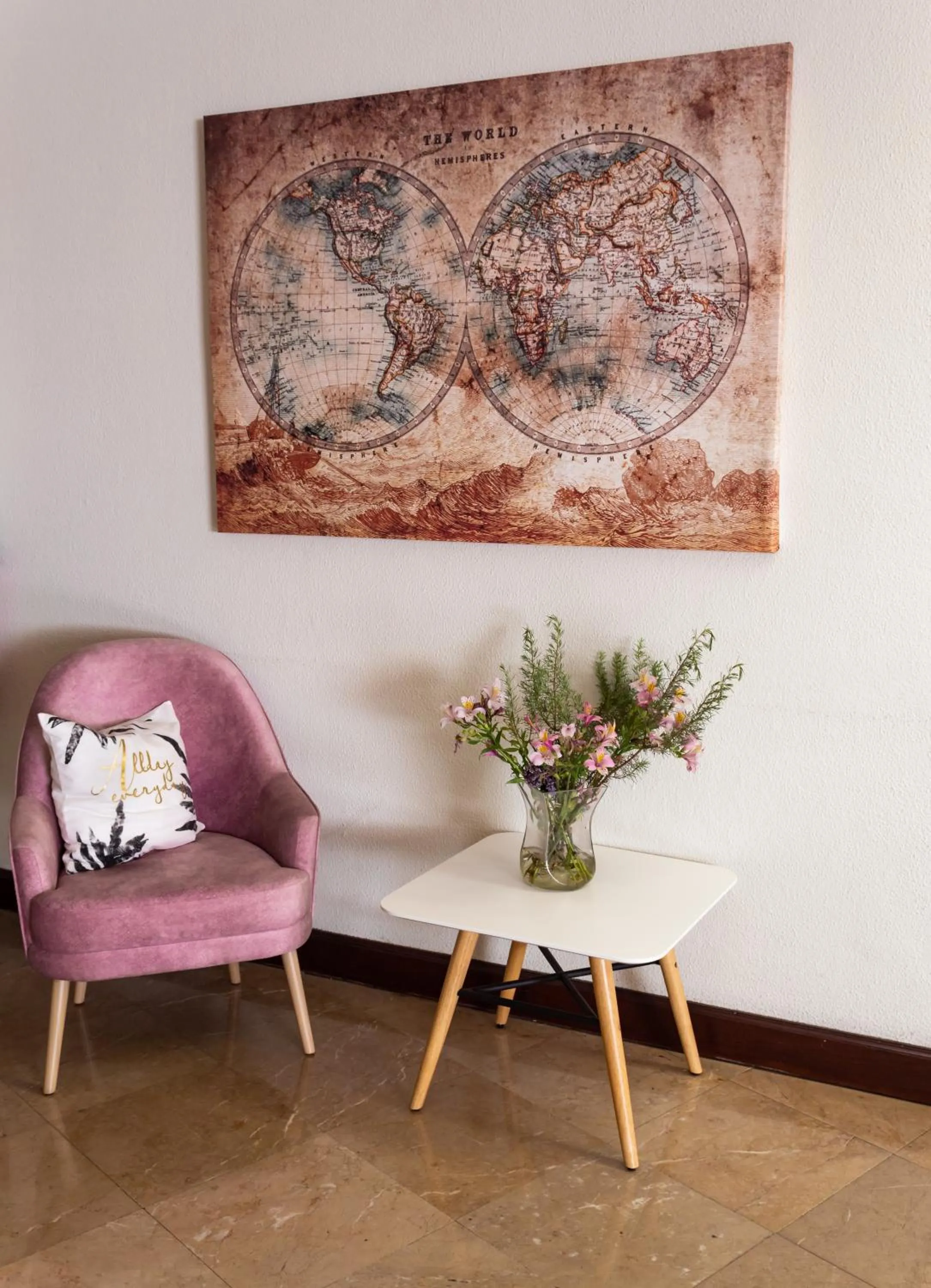 Lobby or reception in Hotel Santa Cecília