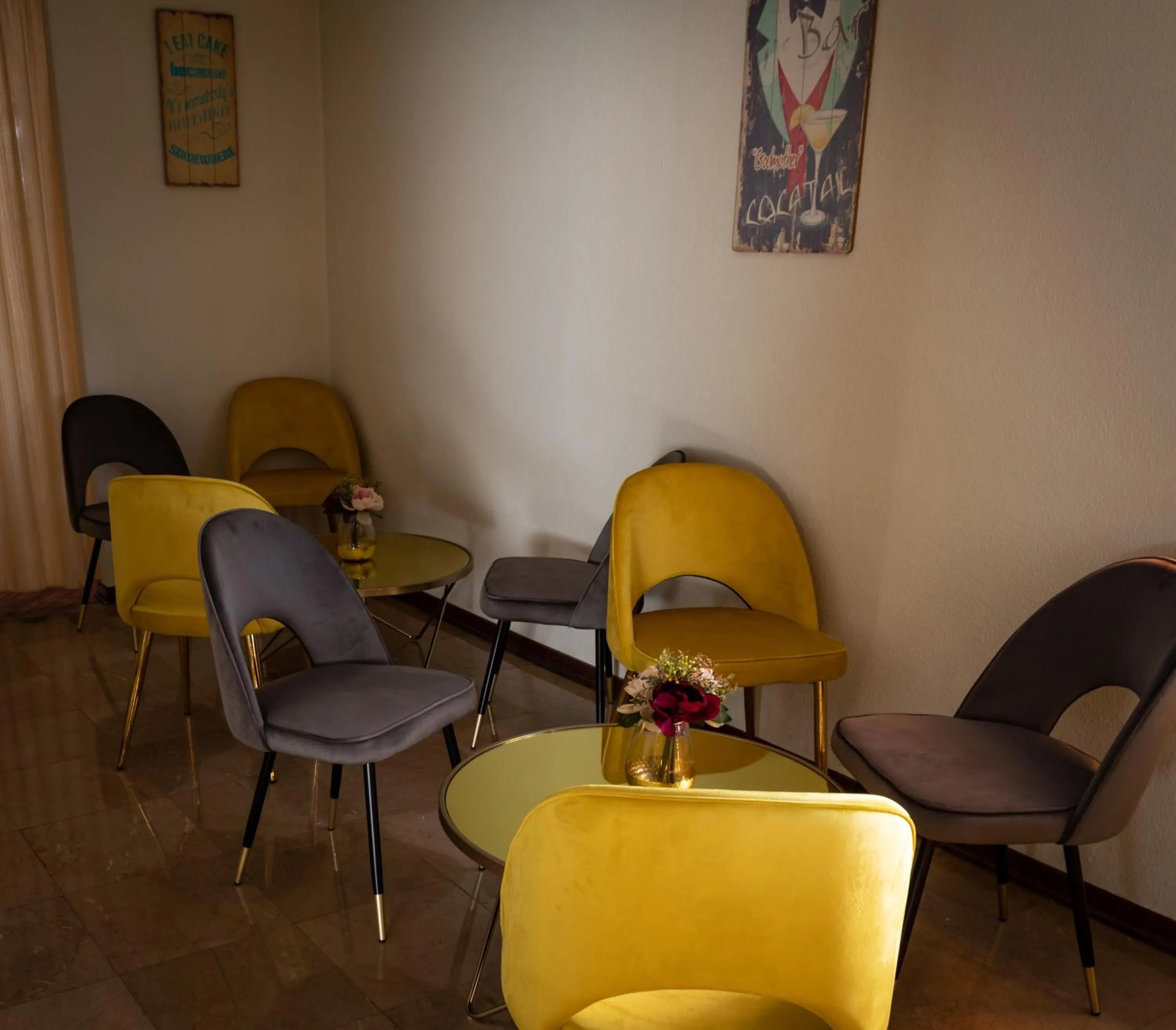 Lounge or bar in Hotel Santa Cecília