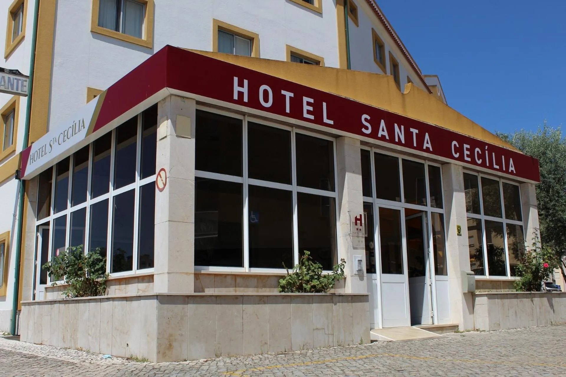 Property building in Hotel Santa Cecília