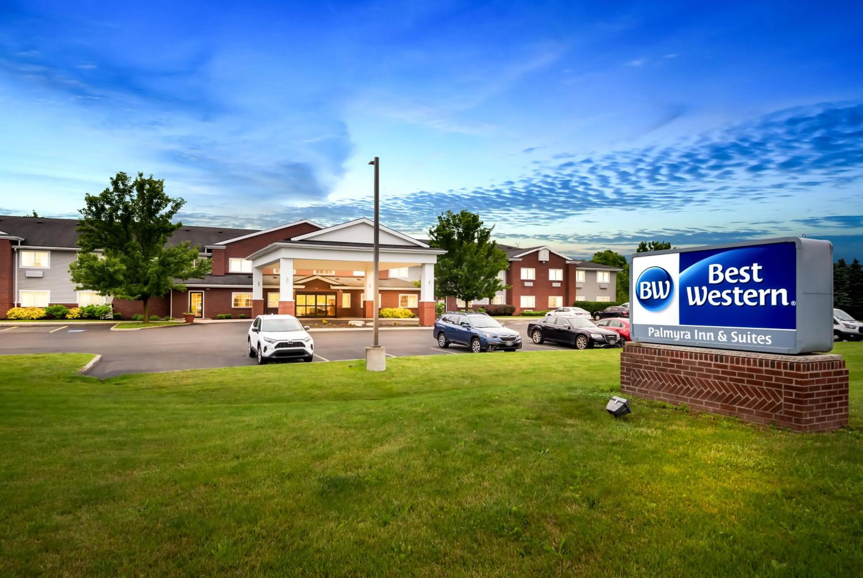 Property building in Best Western Palmyra Inn & Suites