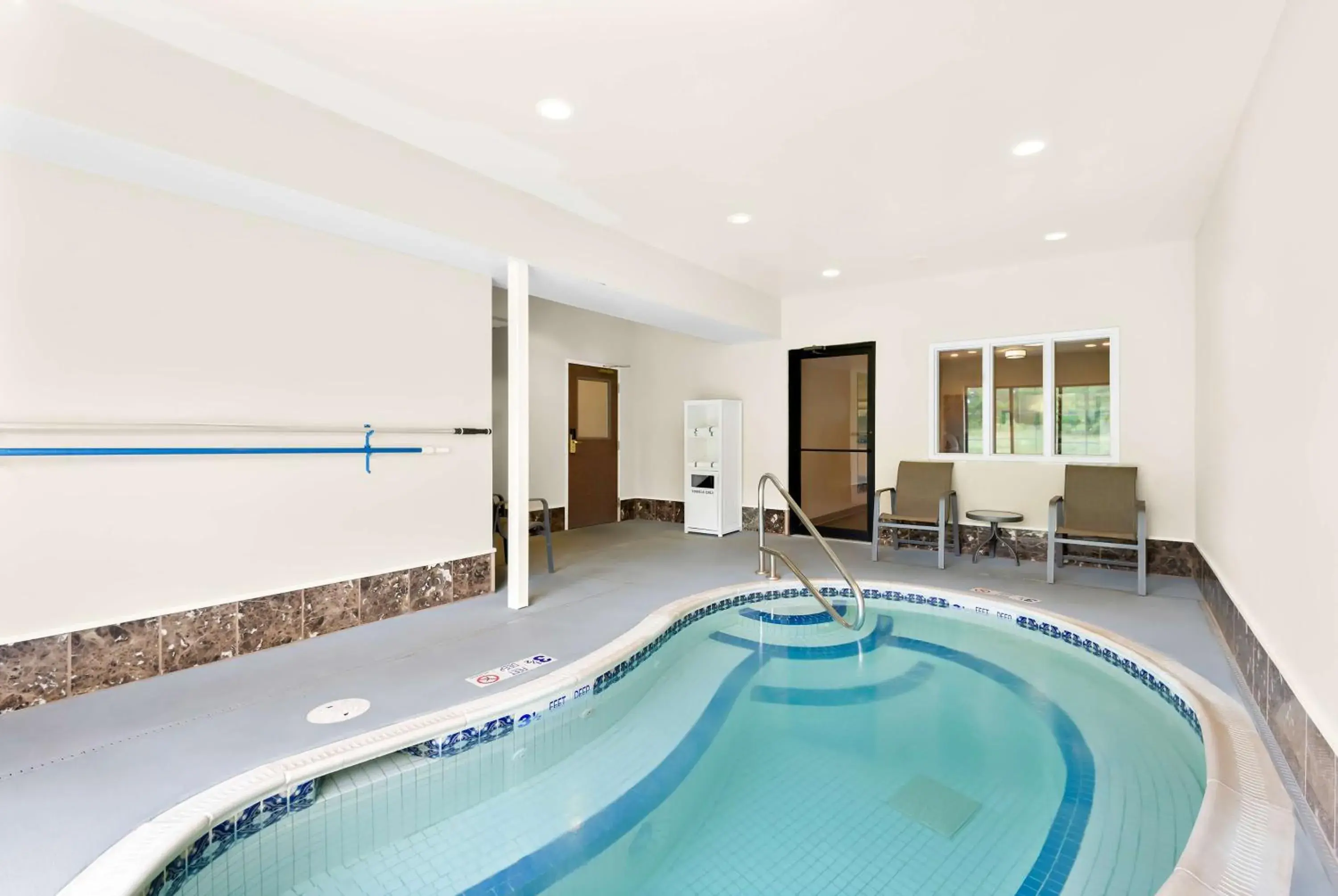 Pool view in Best Western Palmyra Inn & Suites Pool view in Best Western Palmyra Inn & Suites