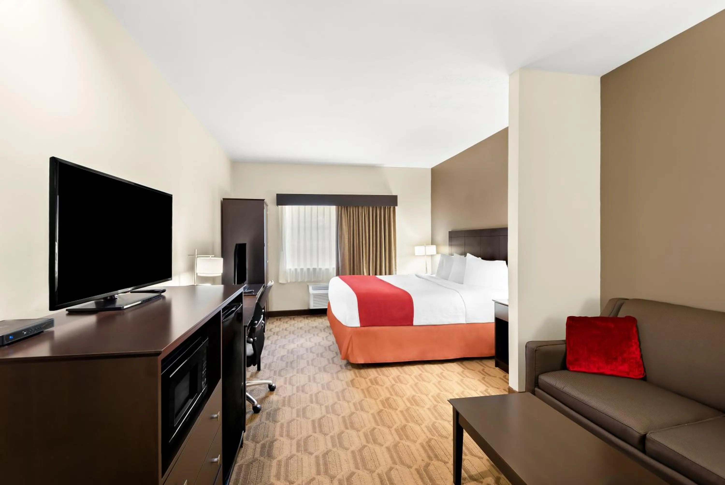 Bed in Best Western Palmyra Inn & Suites