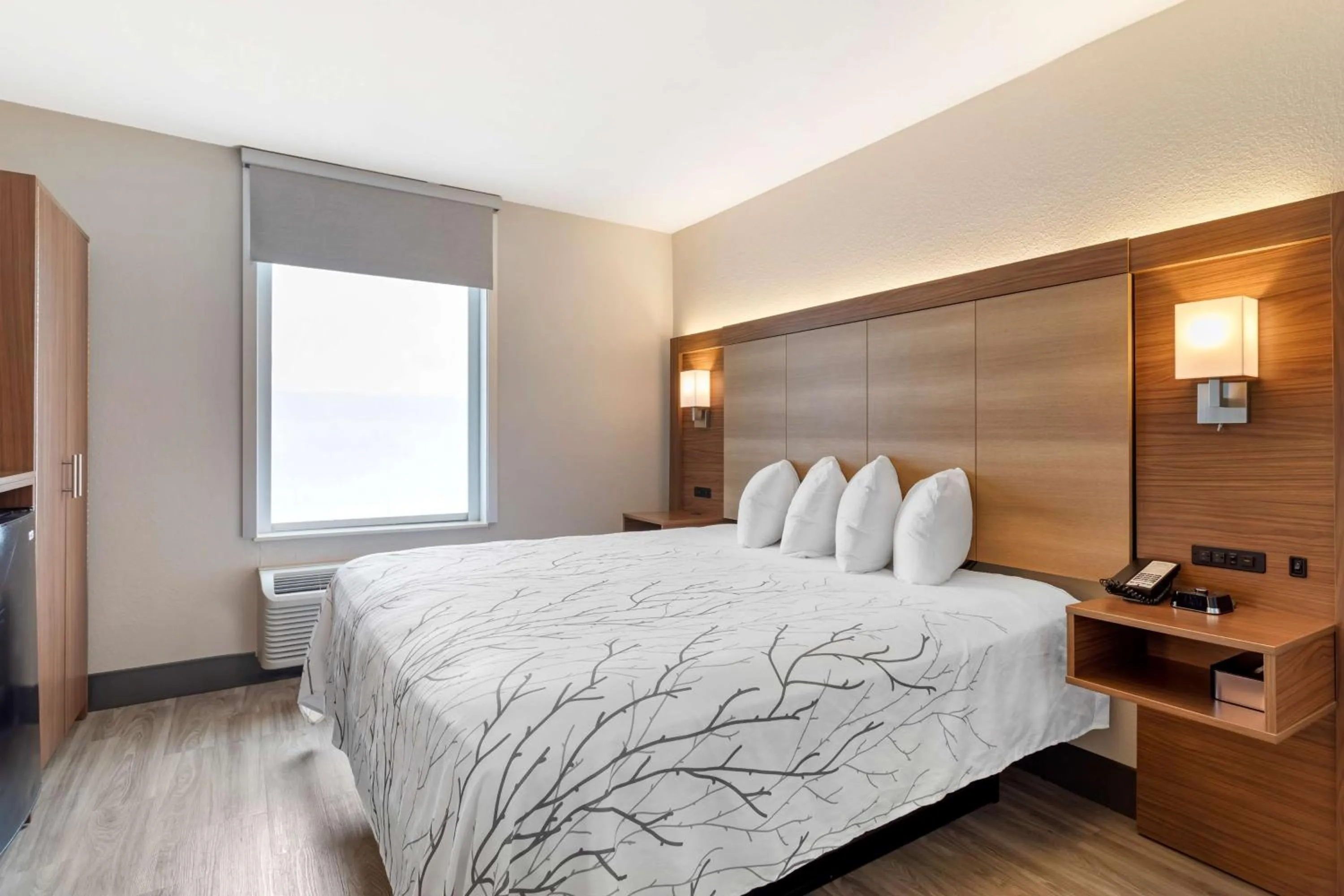 Bedroom, Bed in Hotel LeBlanc Best Western Signature Collection