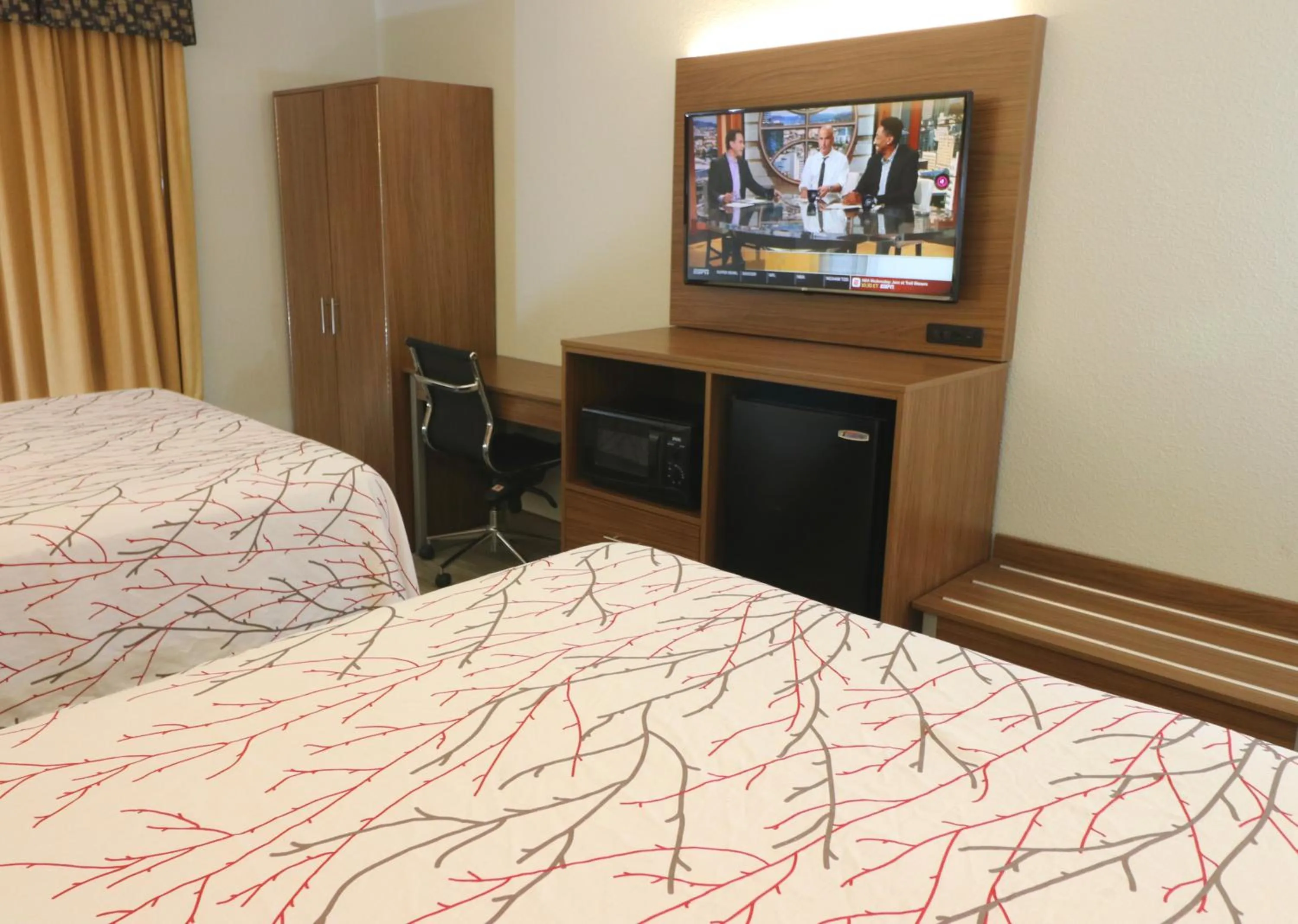 Photo of the whole room, Bed in Hotel LeBlanc Best Western Signature Collection