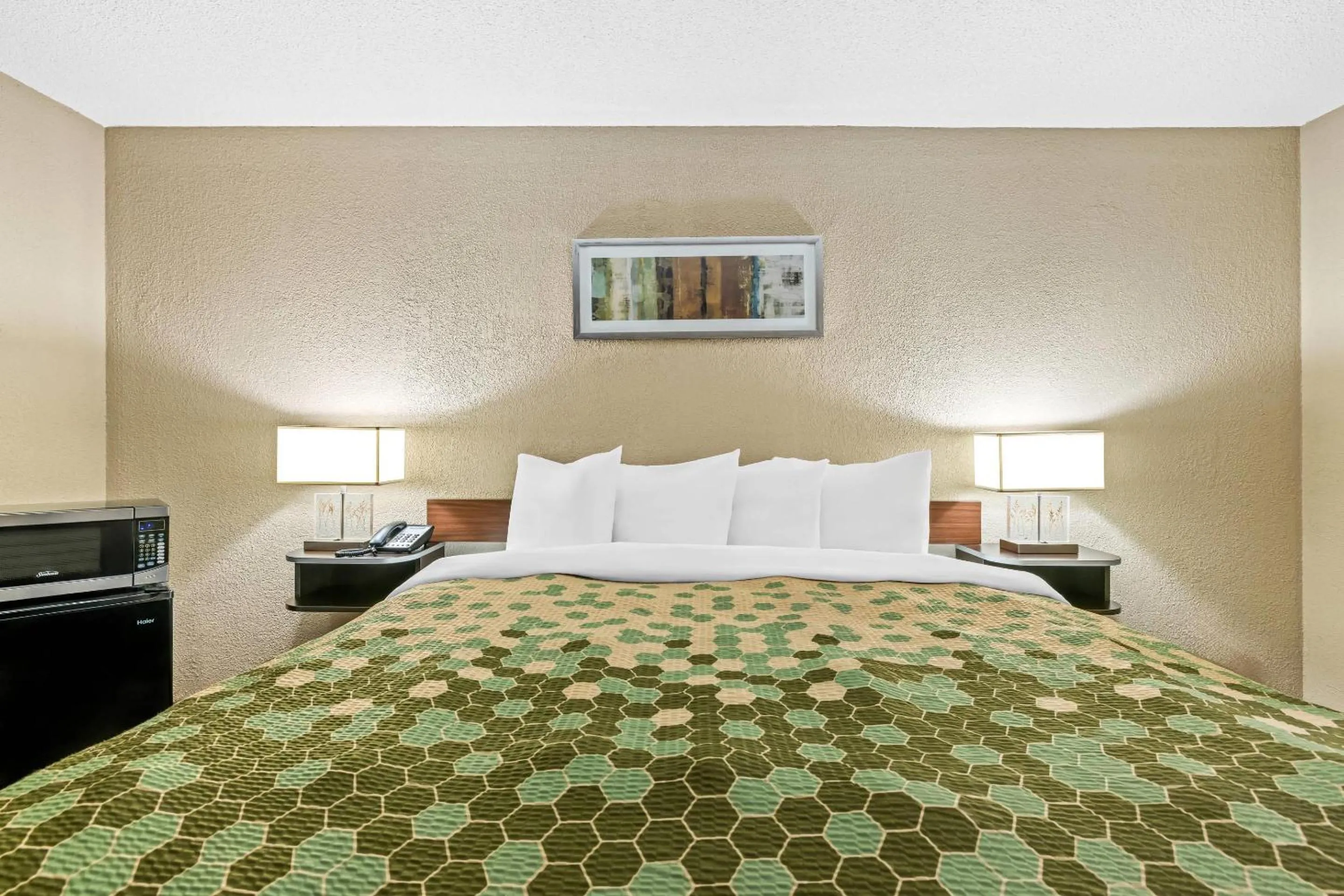 Bedroom, Bed in Rodeway Inn