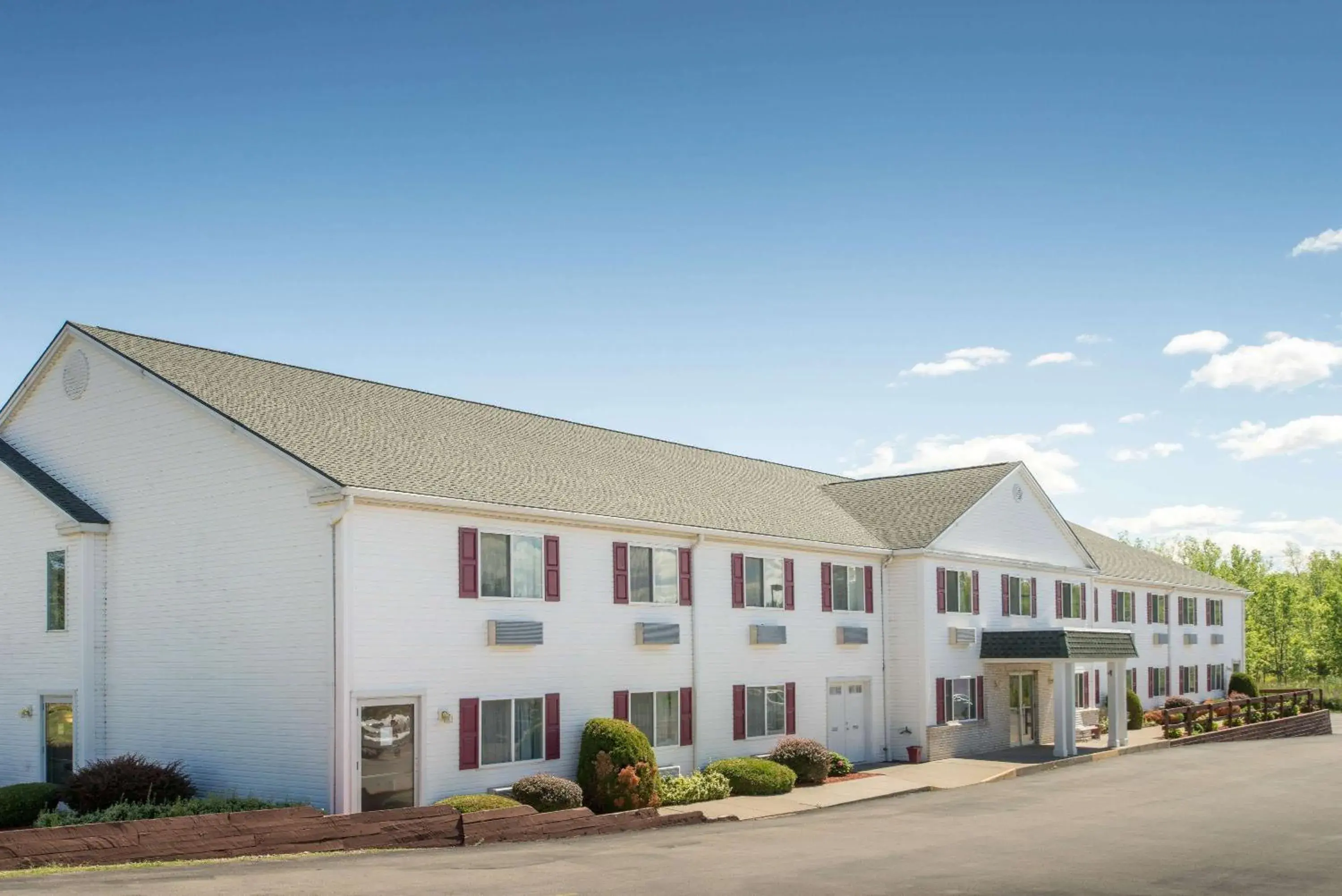 Property building in Super 8 by Wyndham Webster/Rochester Property building in Super 8 by Wyndham Webster/Rochester