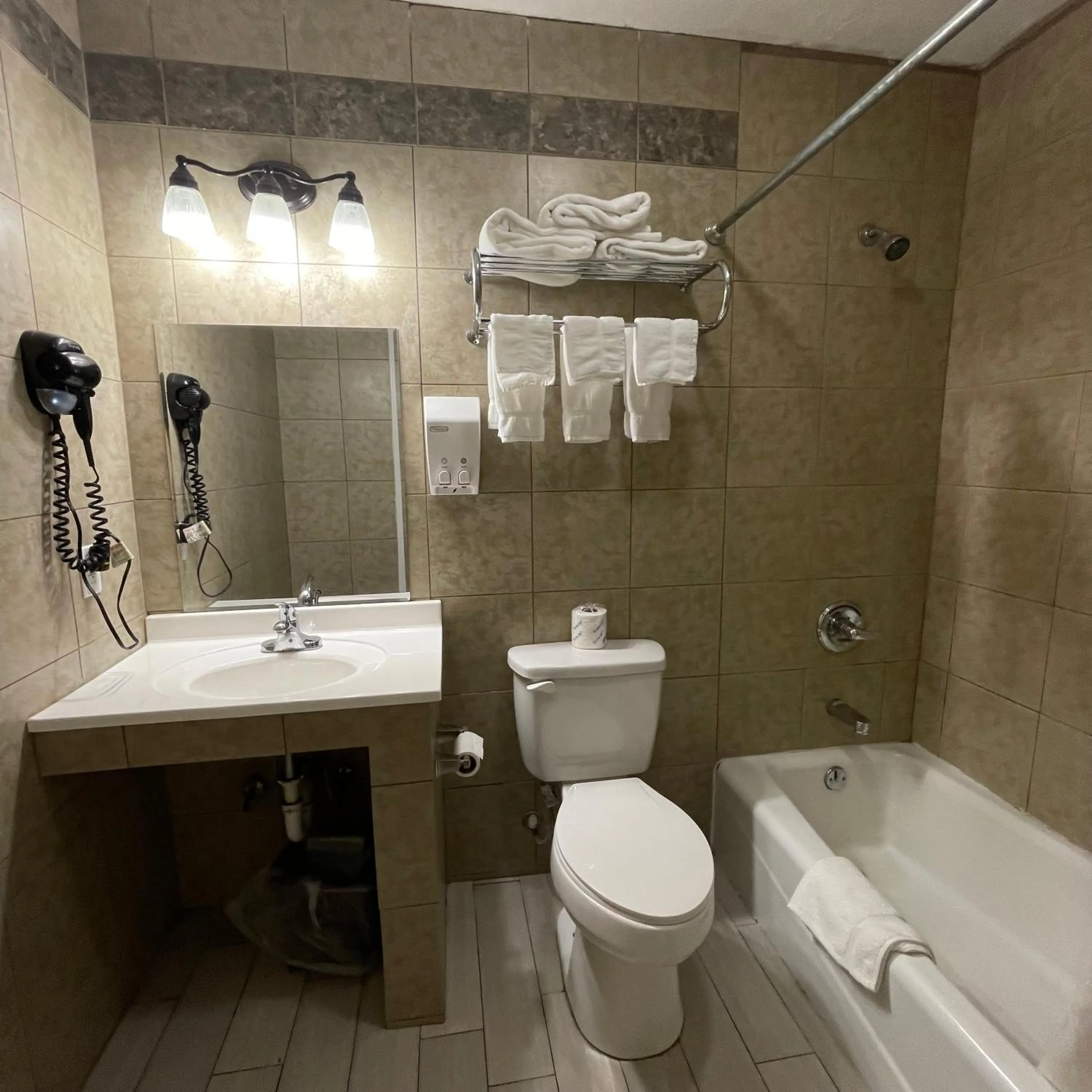 Bathroom in Country Town N' Suites