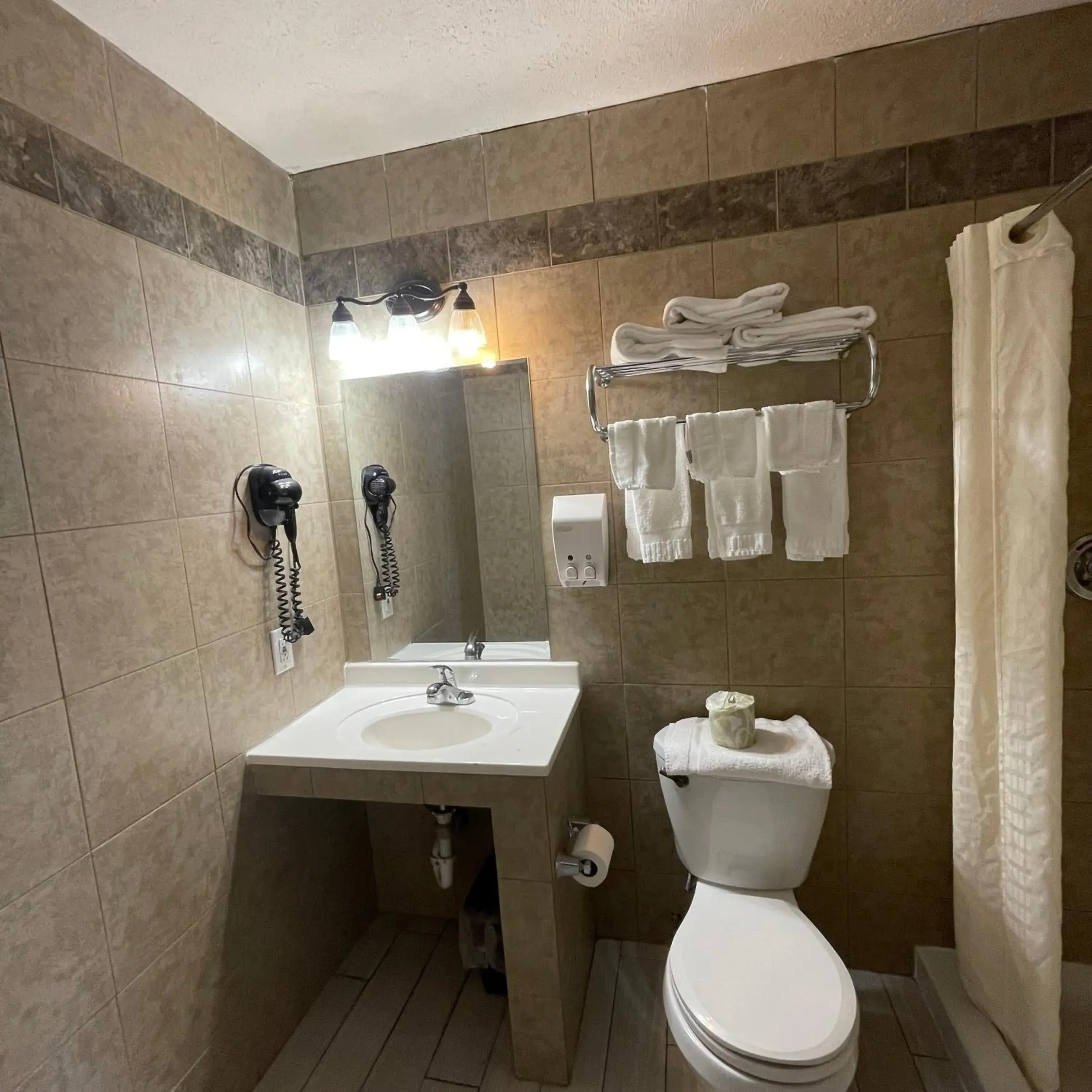 Bathroom in Country Town N' Suites Bathroom in Country Town N' Suites