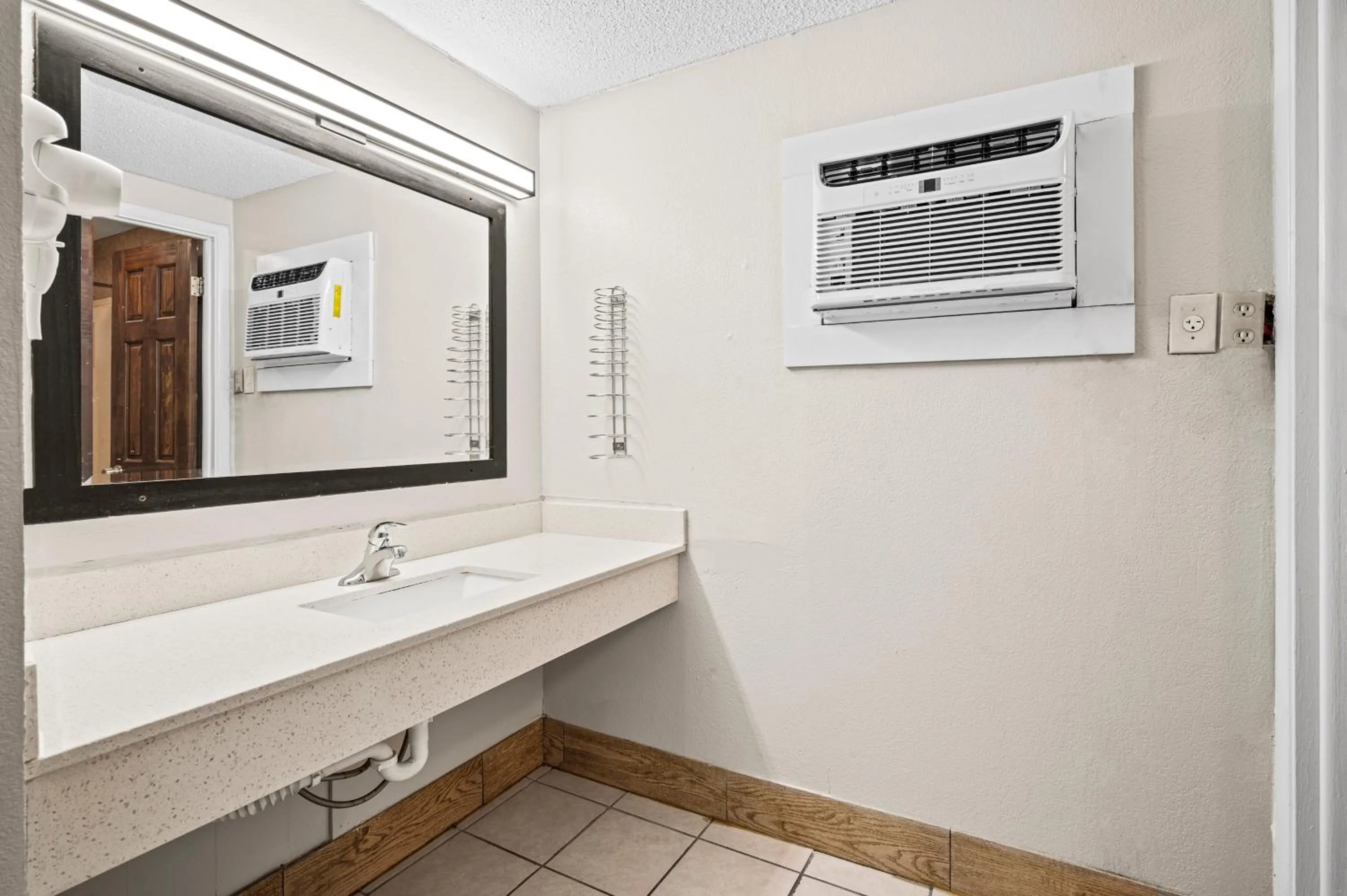 Country Town N' Suites