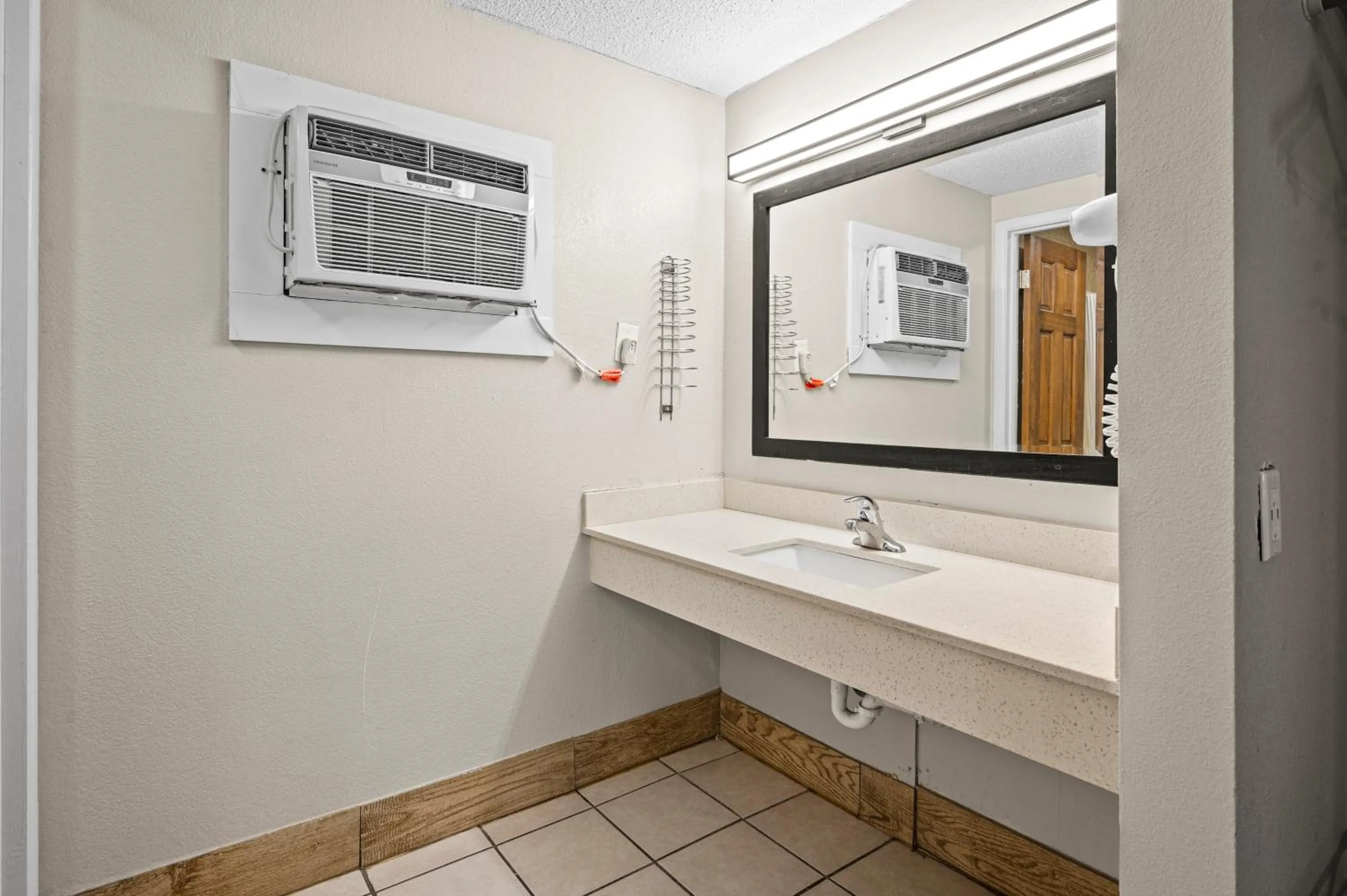 Country Town N' Suites