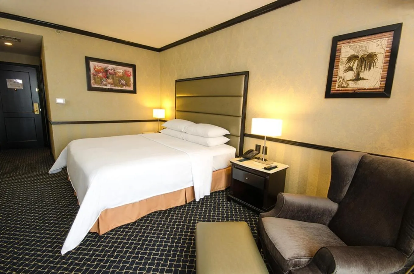 Photo of the whole room, Bed in Hilton Princess San Pedro Sula