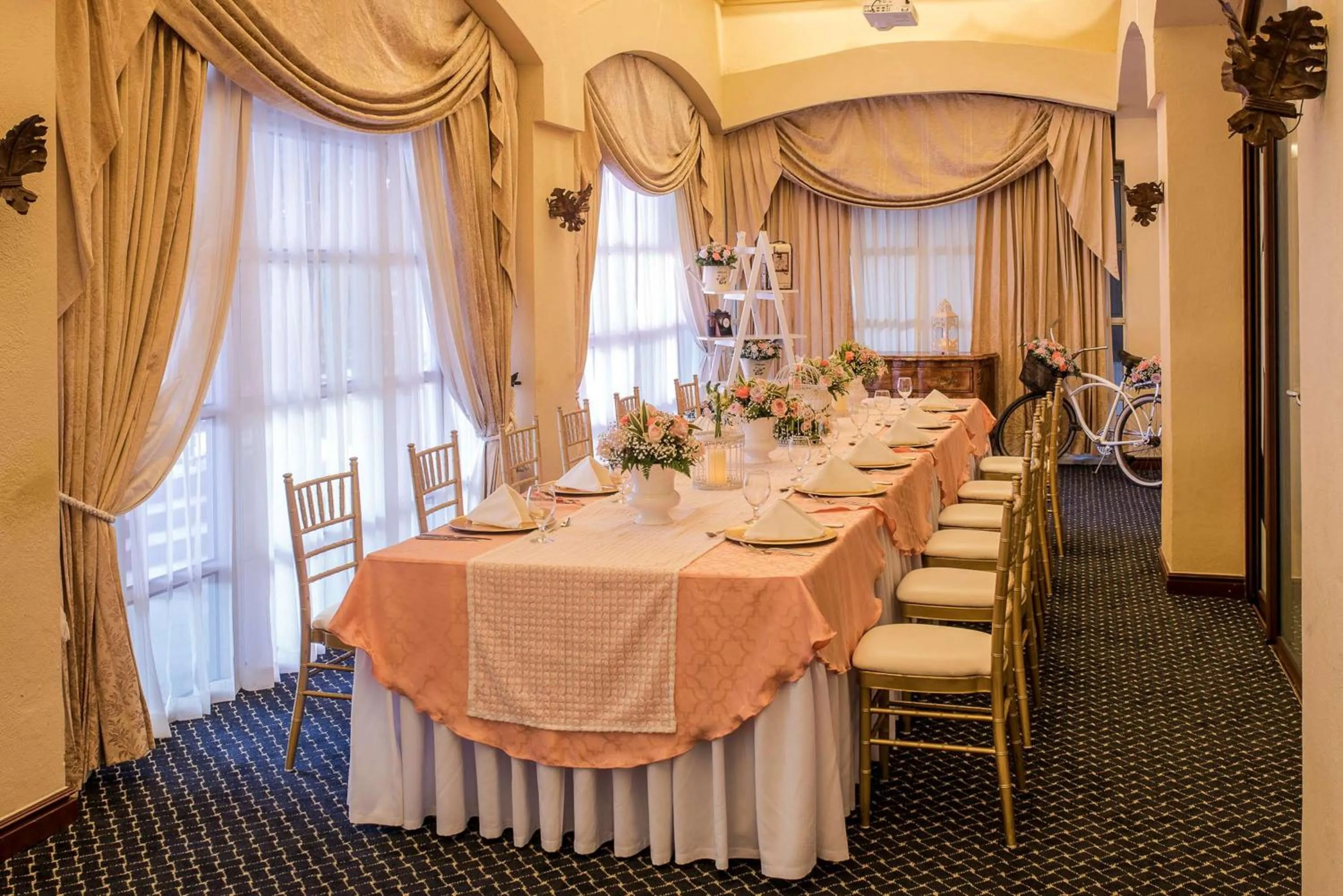 Dining area in Hilton Princess Managua