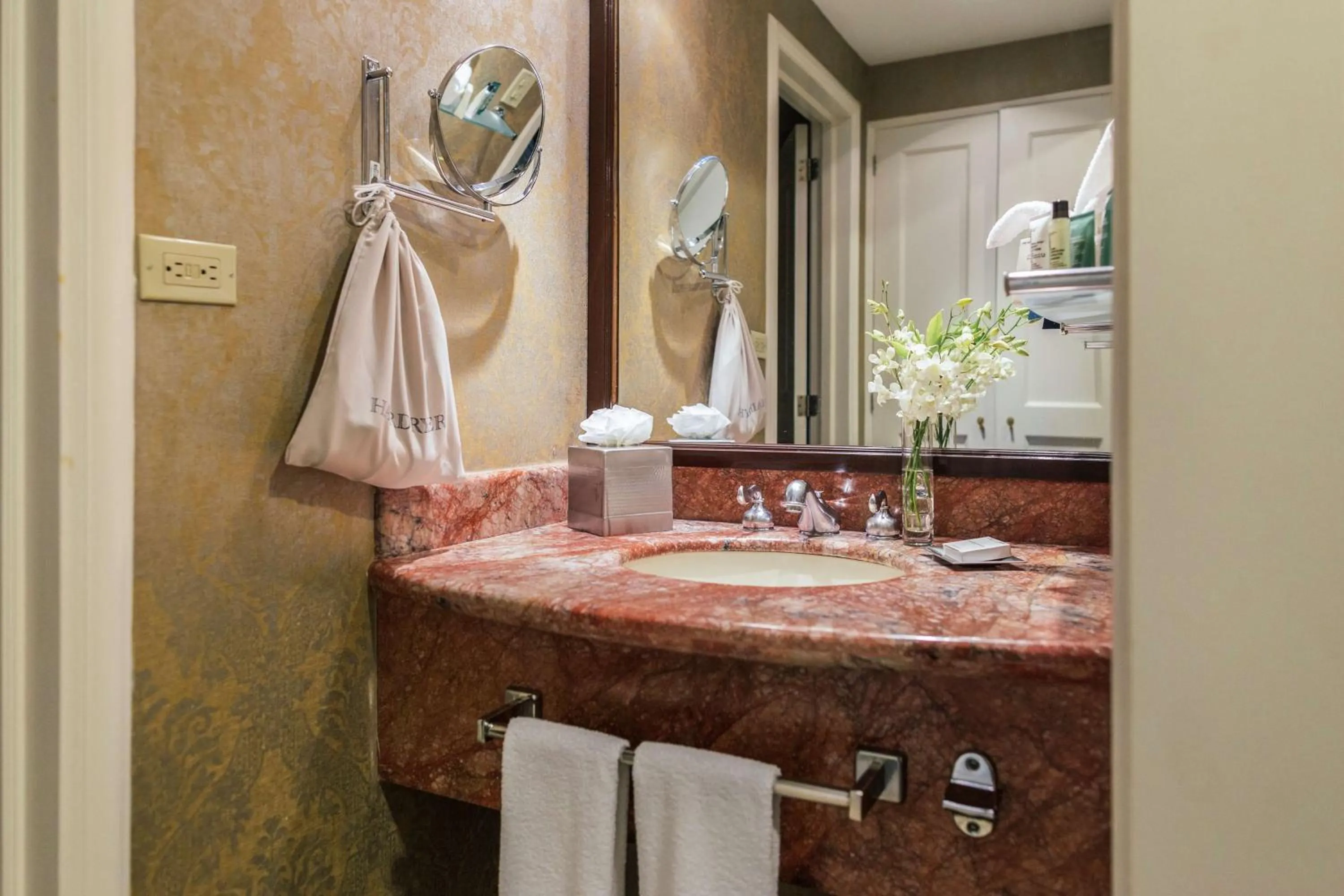 Bathroom in Hilton Princess Managua