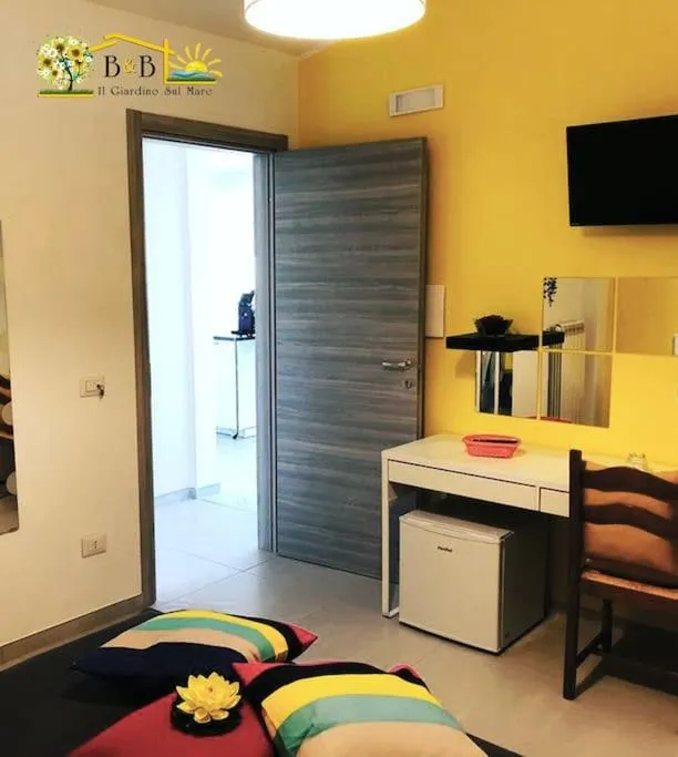 Bed in B & B Il Giardino sul Mare