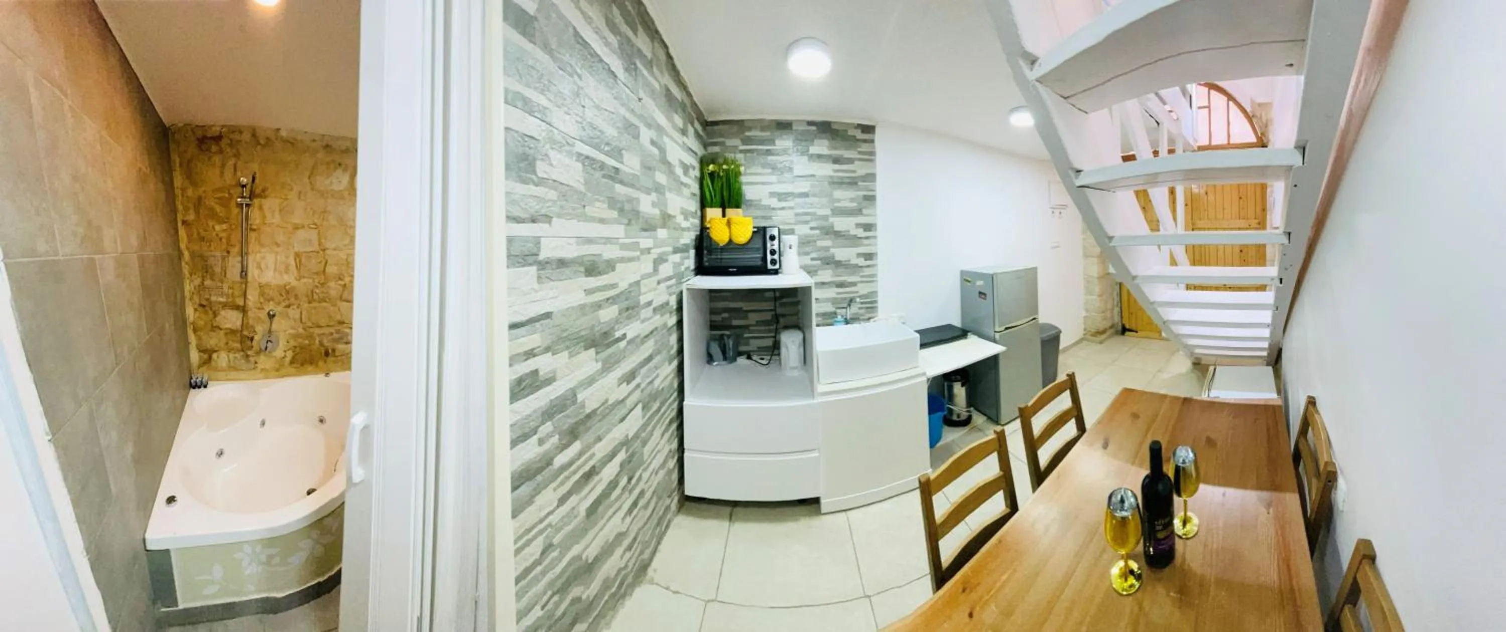 Kitchen or kitchenette, Kitchen/Kitchenette in Zimmer in old City