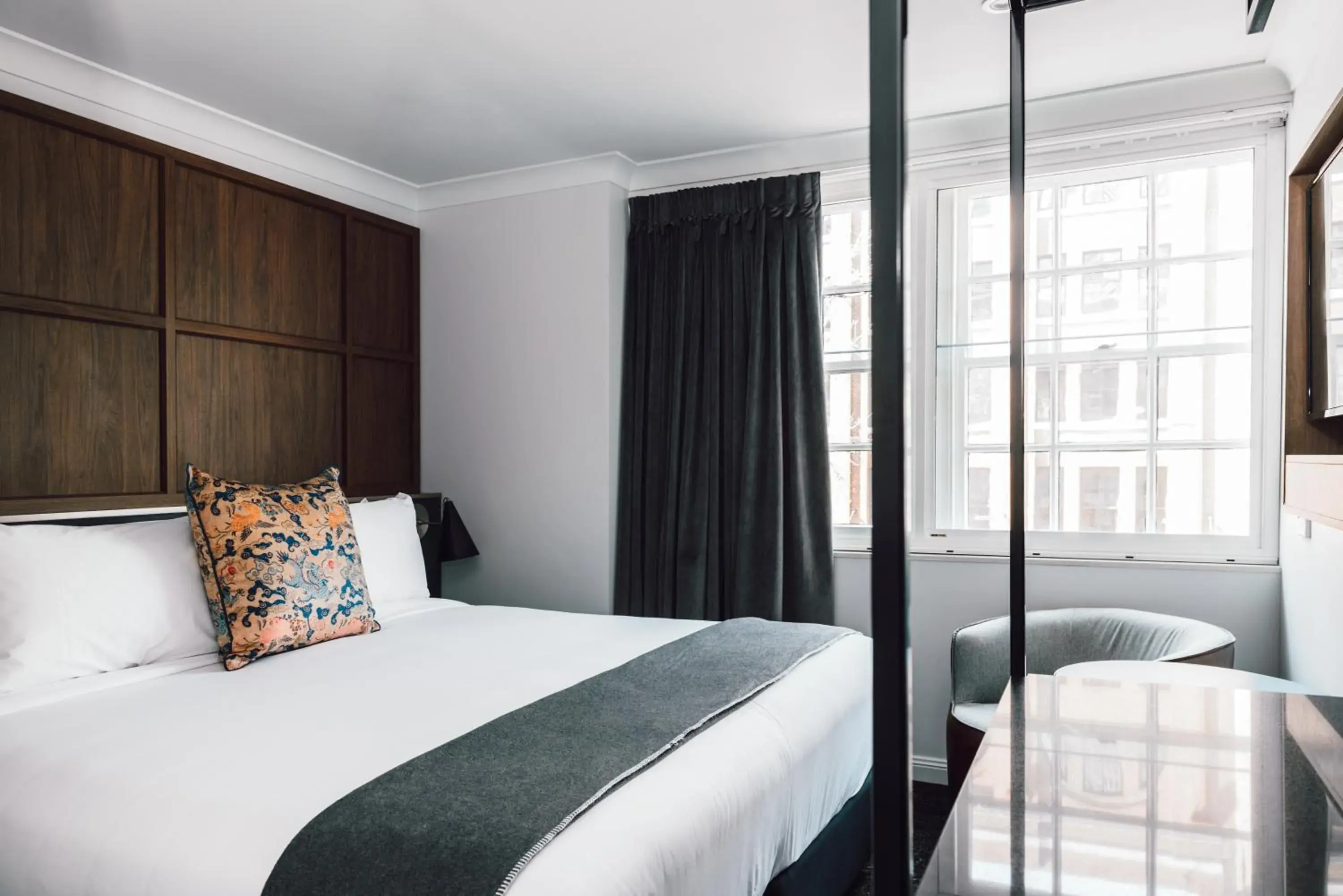 Comfy King in Veriu Central Comfy King in Veriu Central