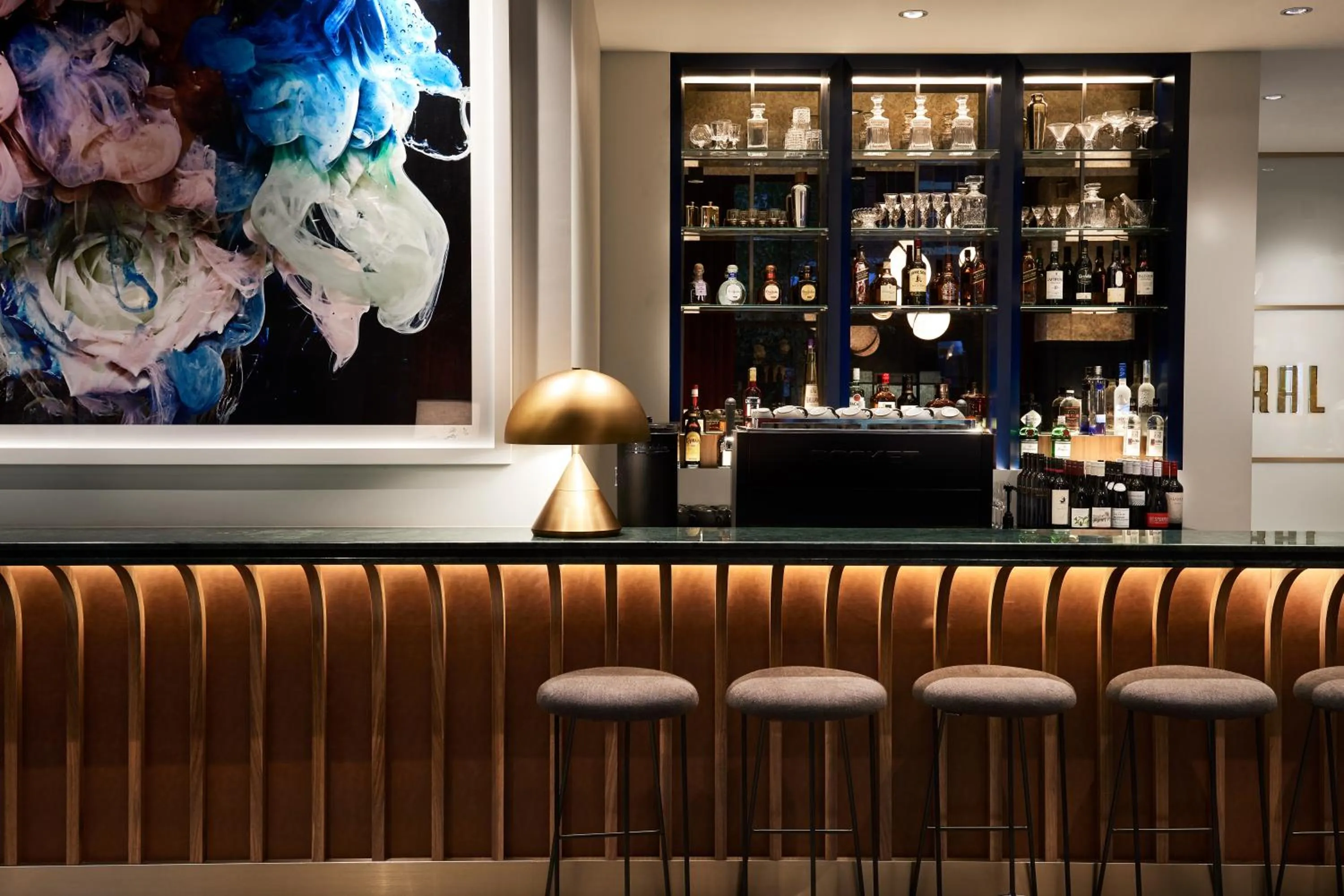 Lounge or bar in Veriu Central