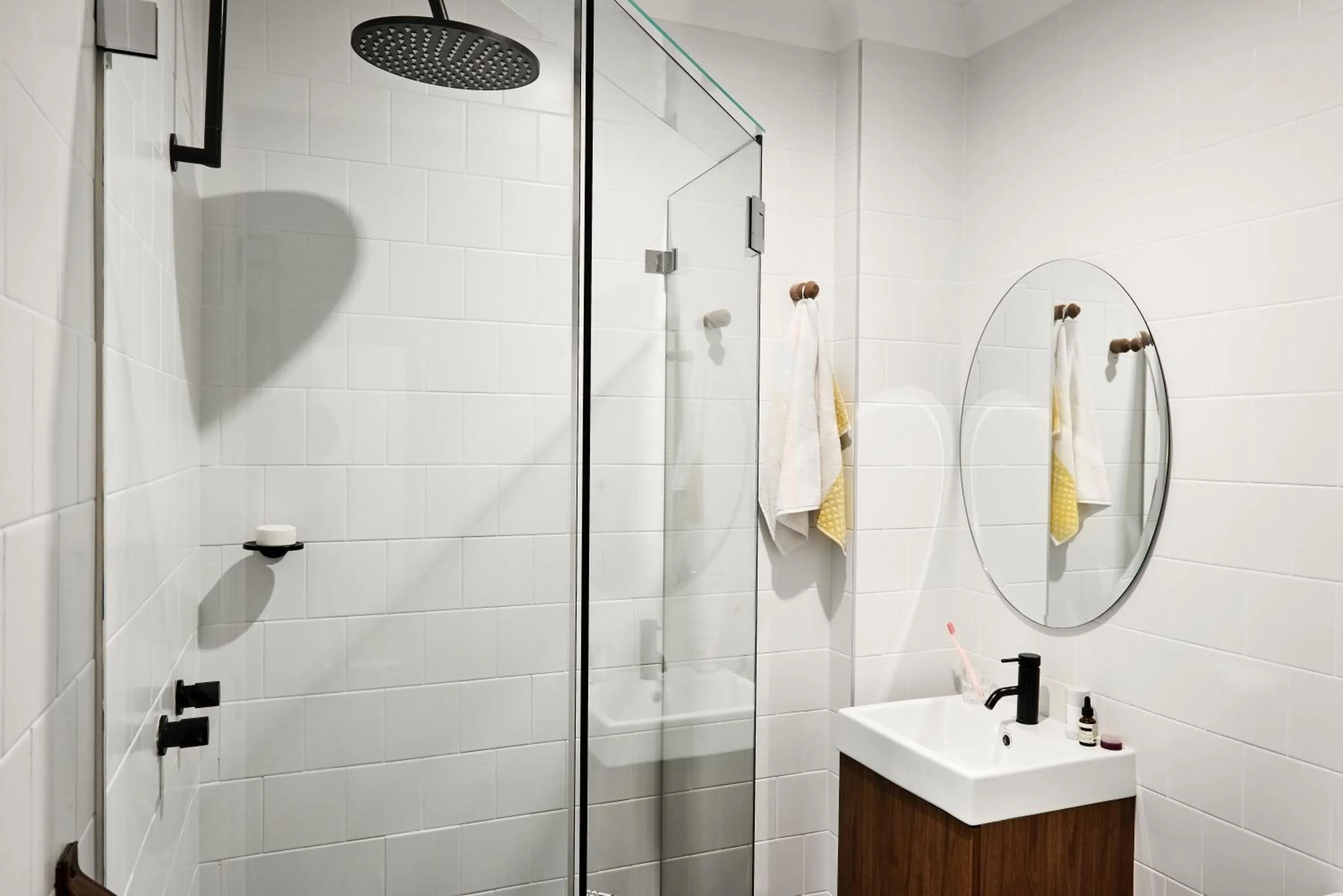 Shower in Veriu Central