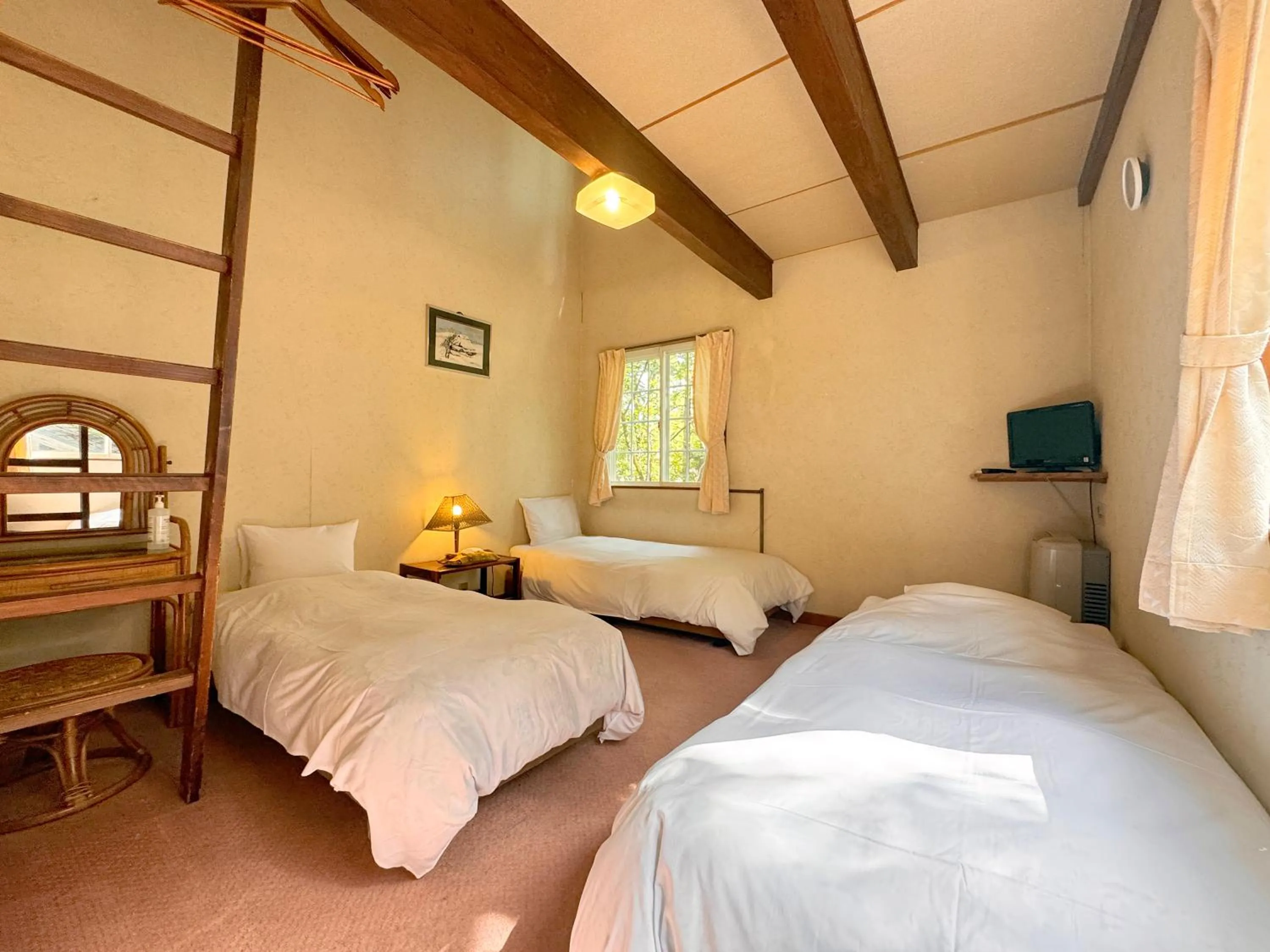 Photo of the whole room, Bed in Rantanrirun ランタンリルン