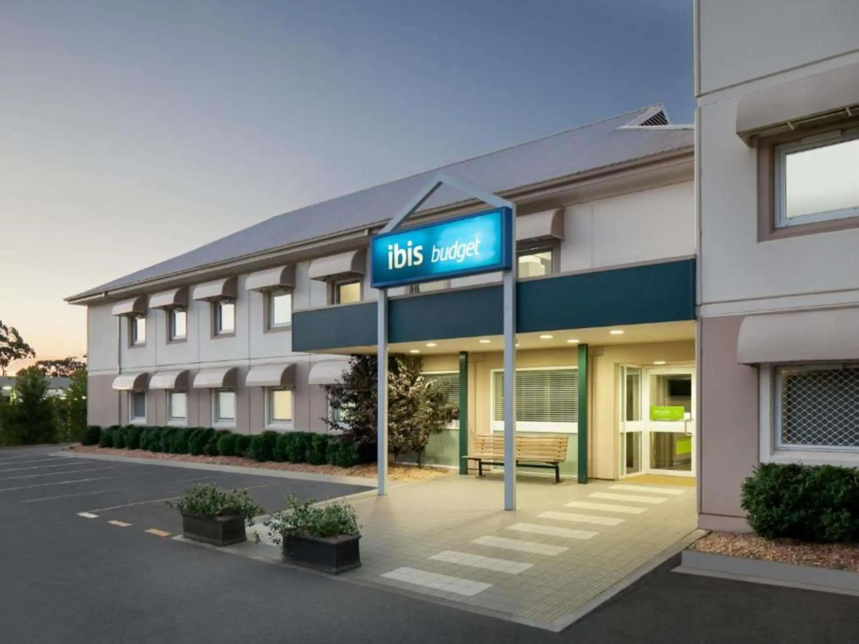 Property building in ibis Budget Canberra Property building in ibis Budget Canberra