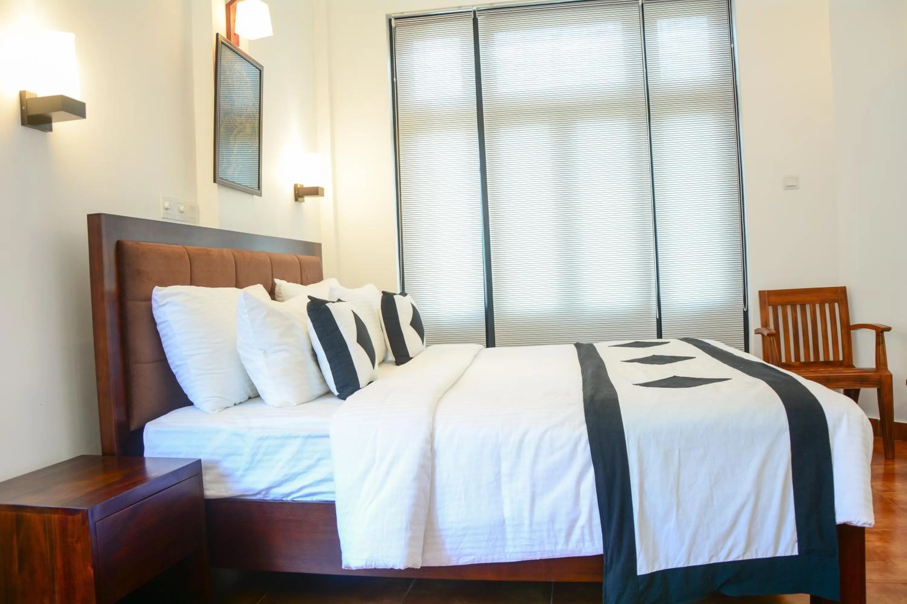 Bedroom, Bed in Villa Tissa Beach Resort