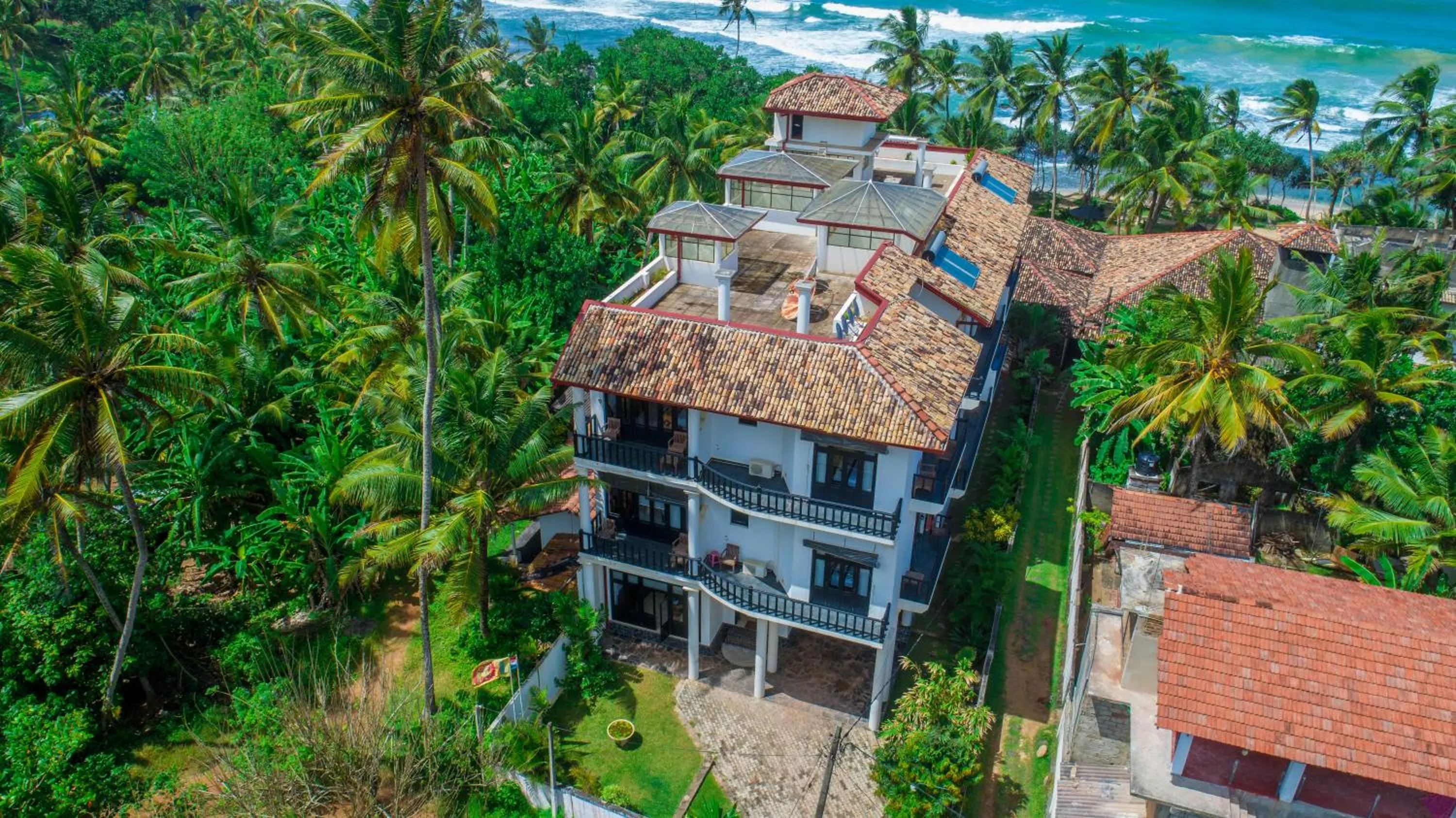 Property building in Villa Tissa Beach Resort