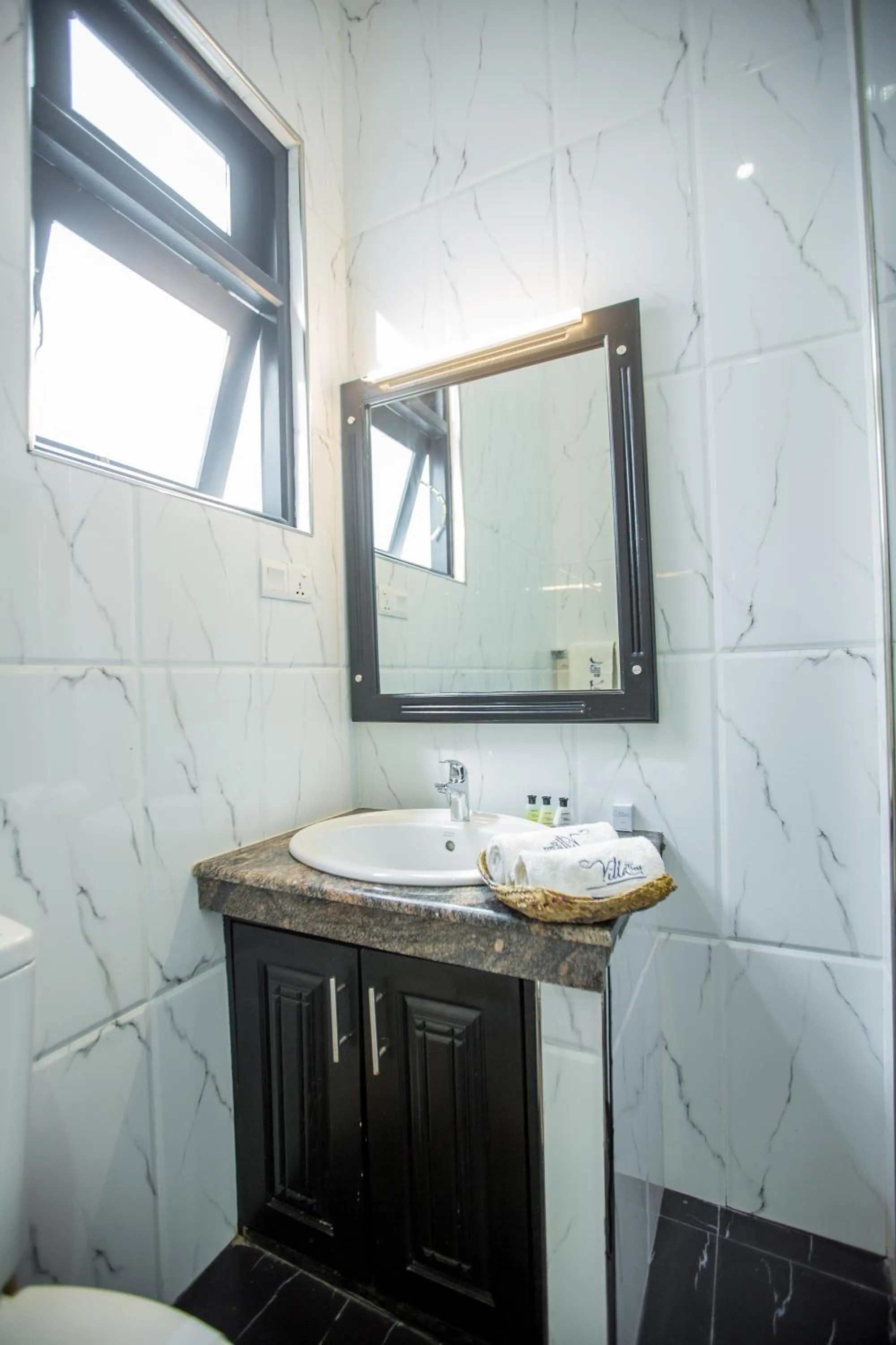 Bathroom in Villa Tissa Beach Resort