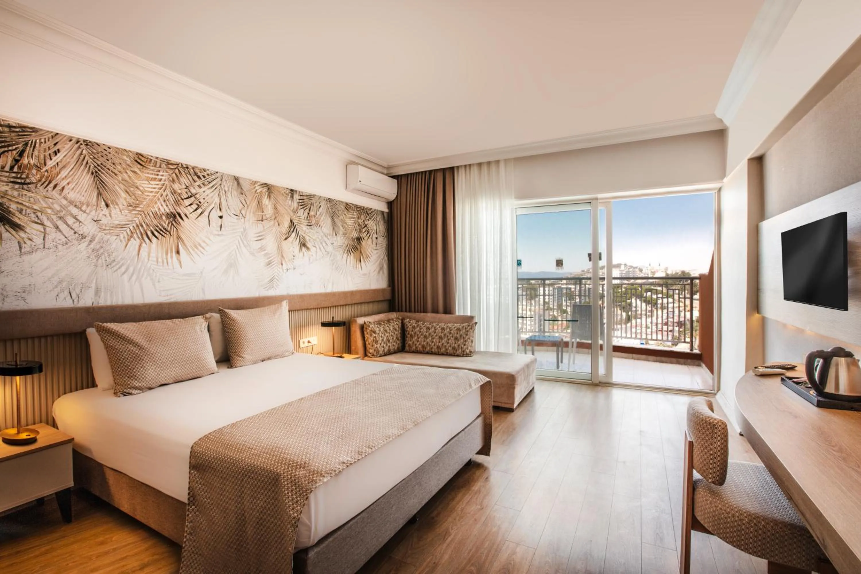 Photo of the whole room, Bed in Palmin Hotel