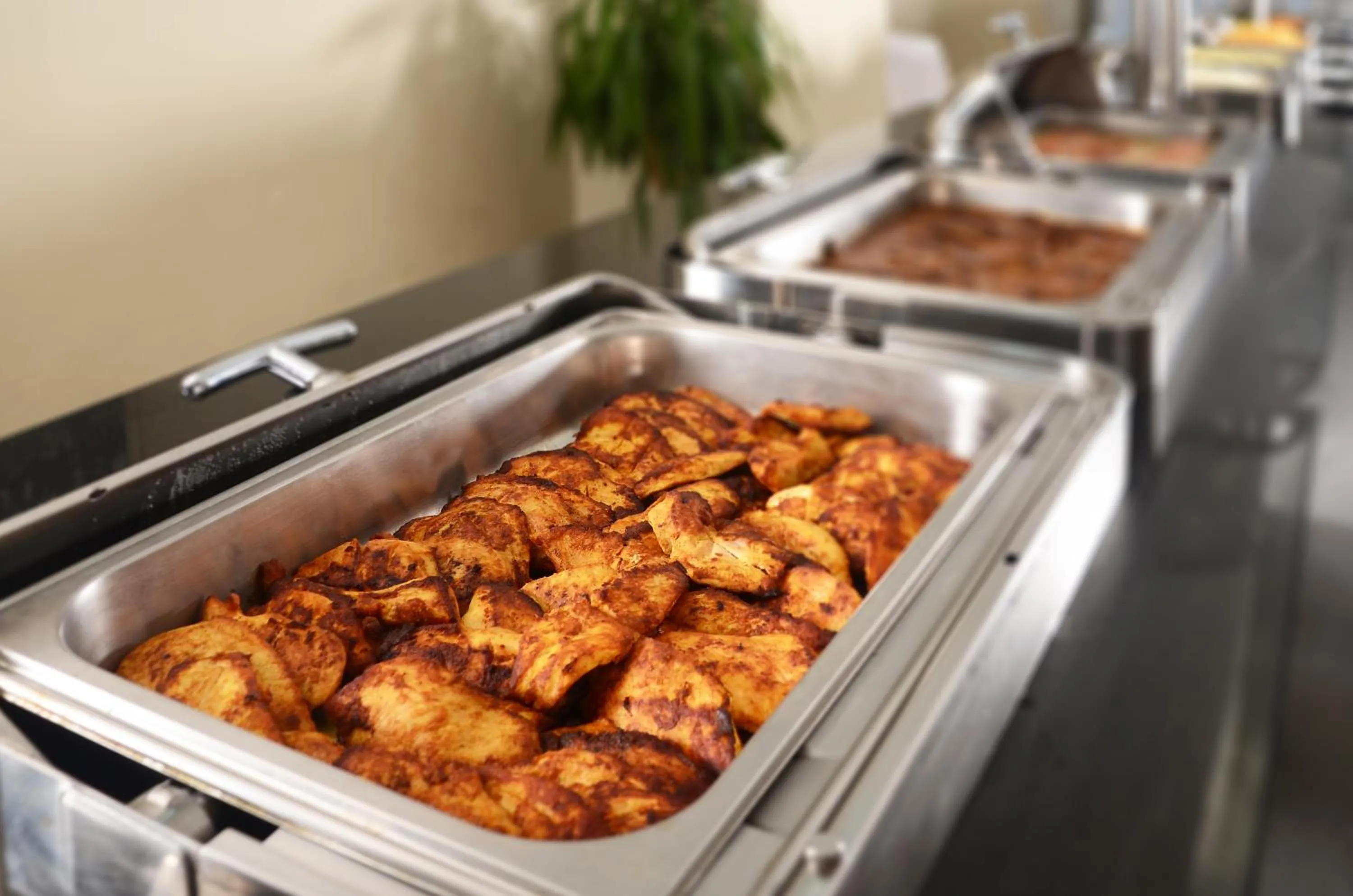 Restaurant/places to eat in Palmin Hotel