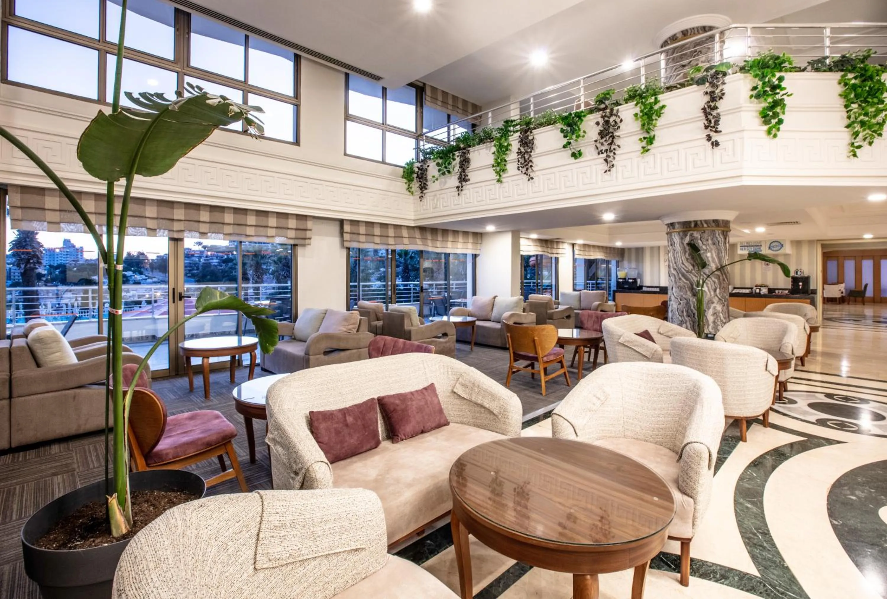 Lobby or reception in Palmin Hotel