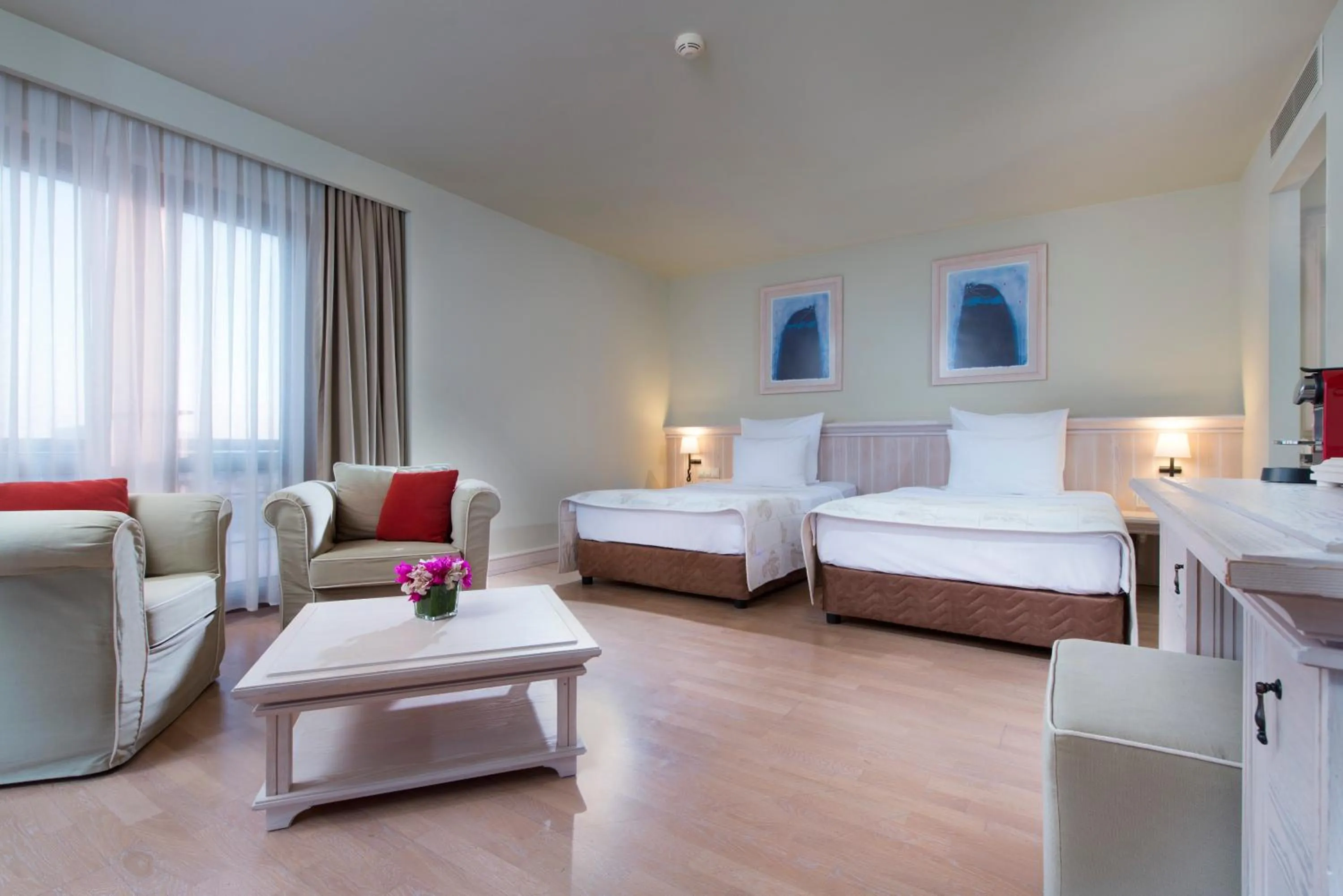 Living room, Bed in Yacht Club