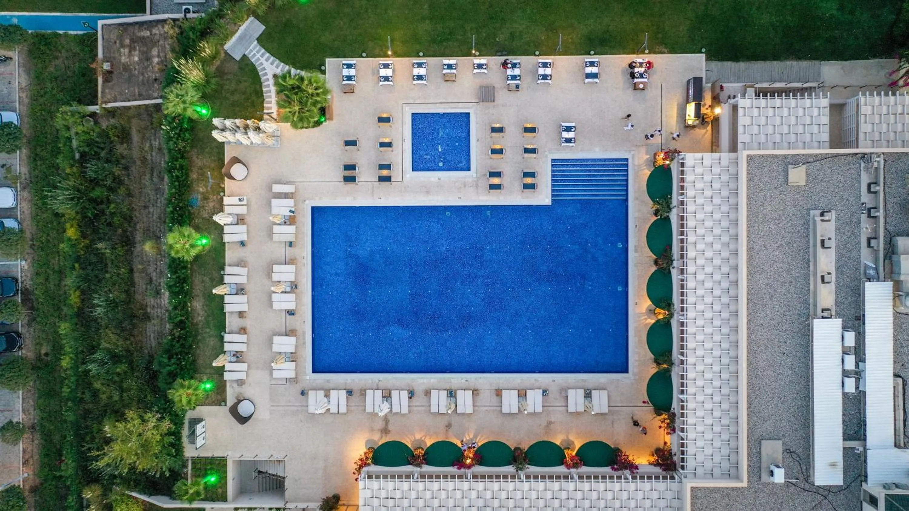 Property building in Yacht Club