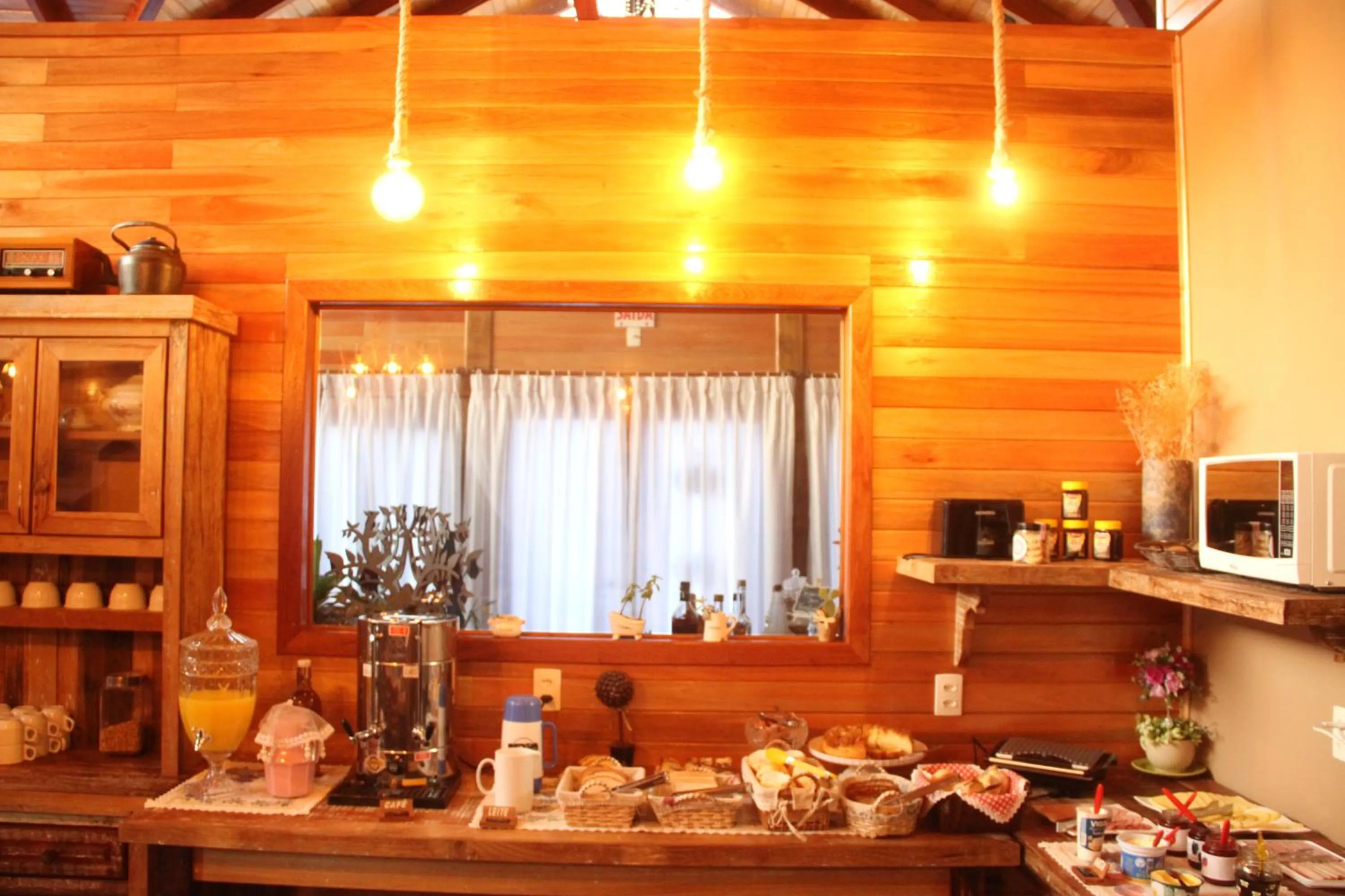 Buffet breakfast in Pousada Vila dos Butias