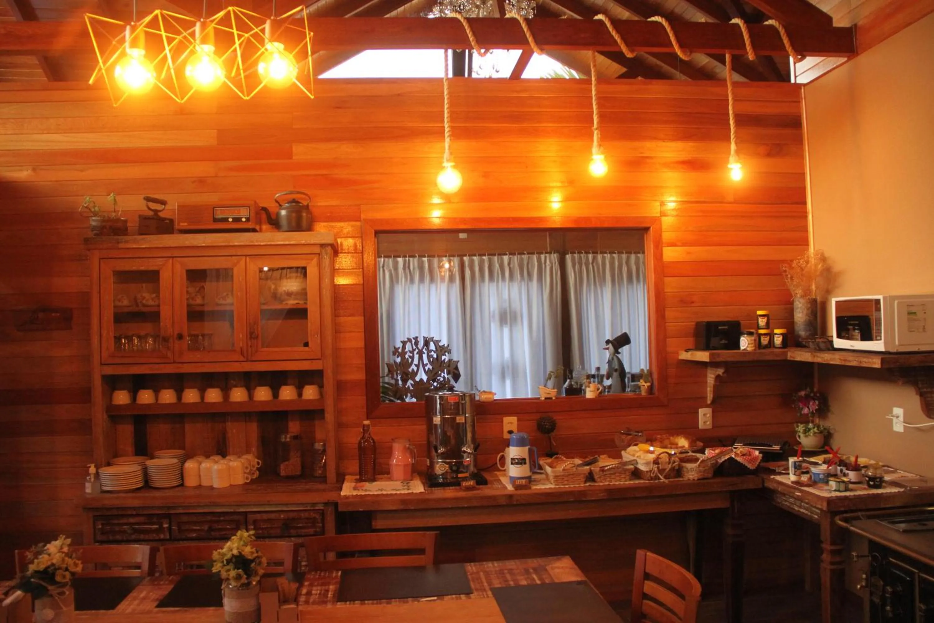Buffet breakfast in Pousada Vila dos Butias