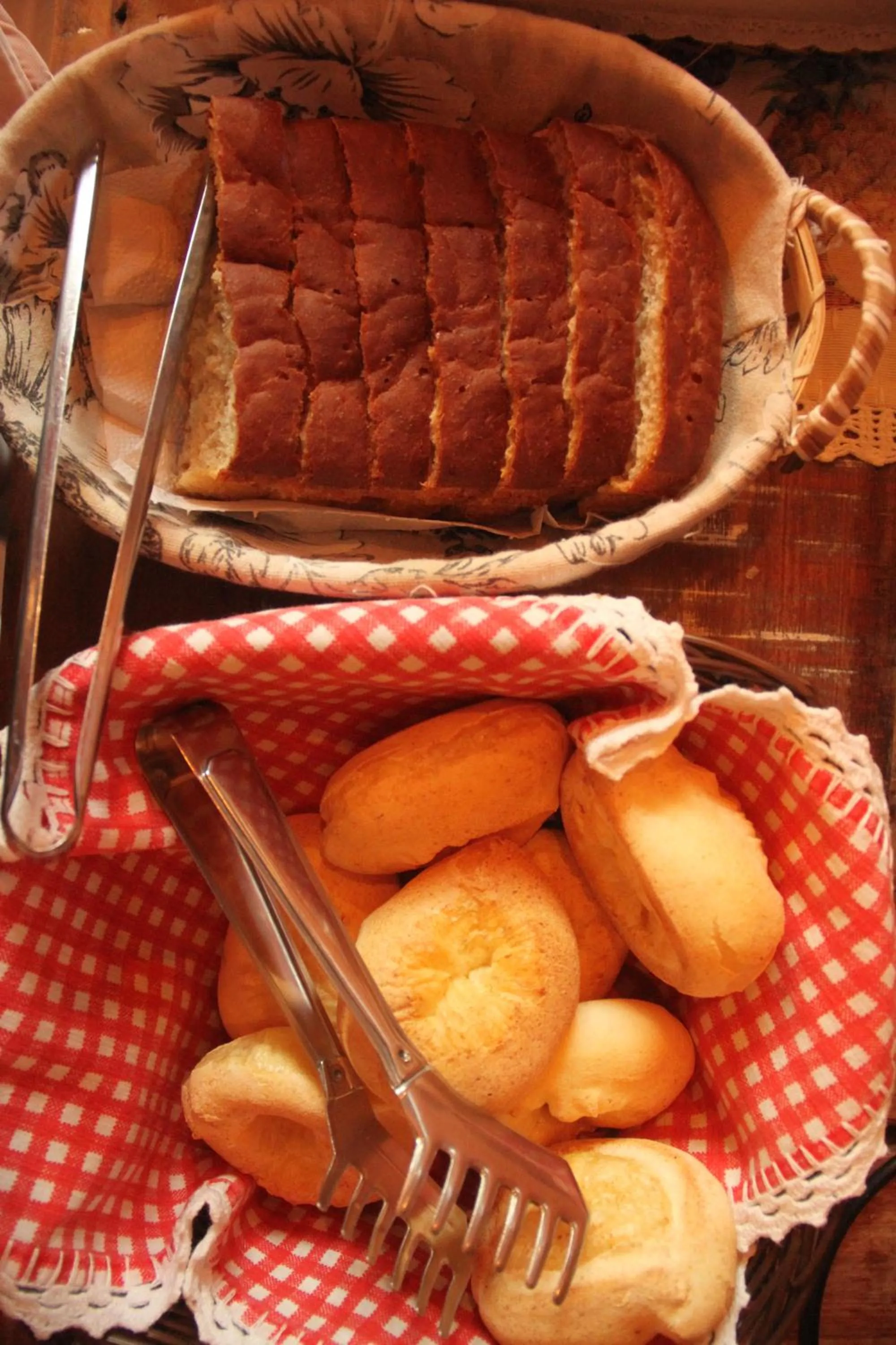 Continental breakfast in Pousada Vila dos Butias