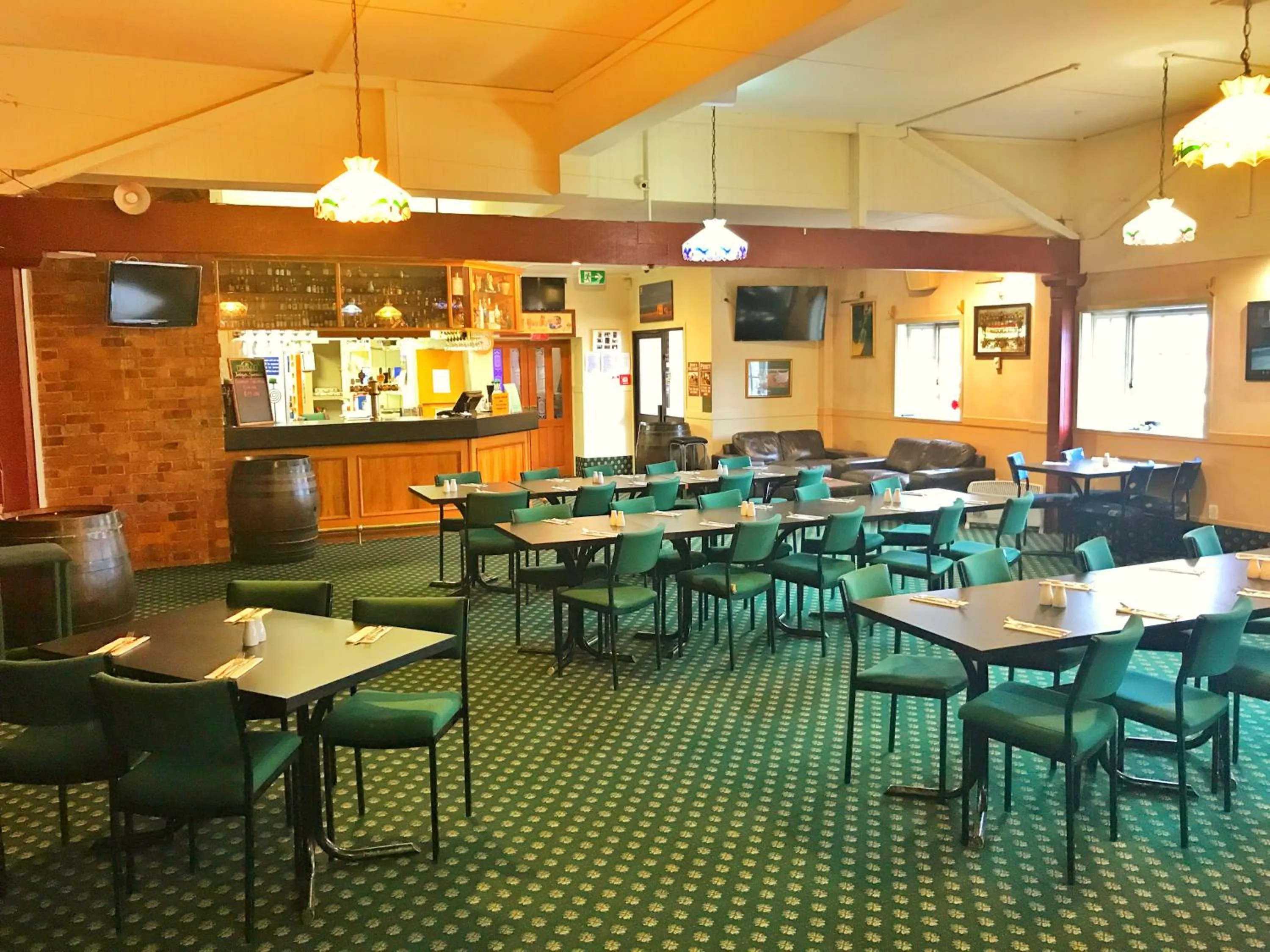 Restaurant/places to eat in Geraldine Heritage Hotel