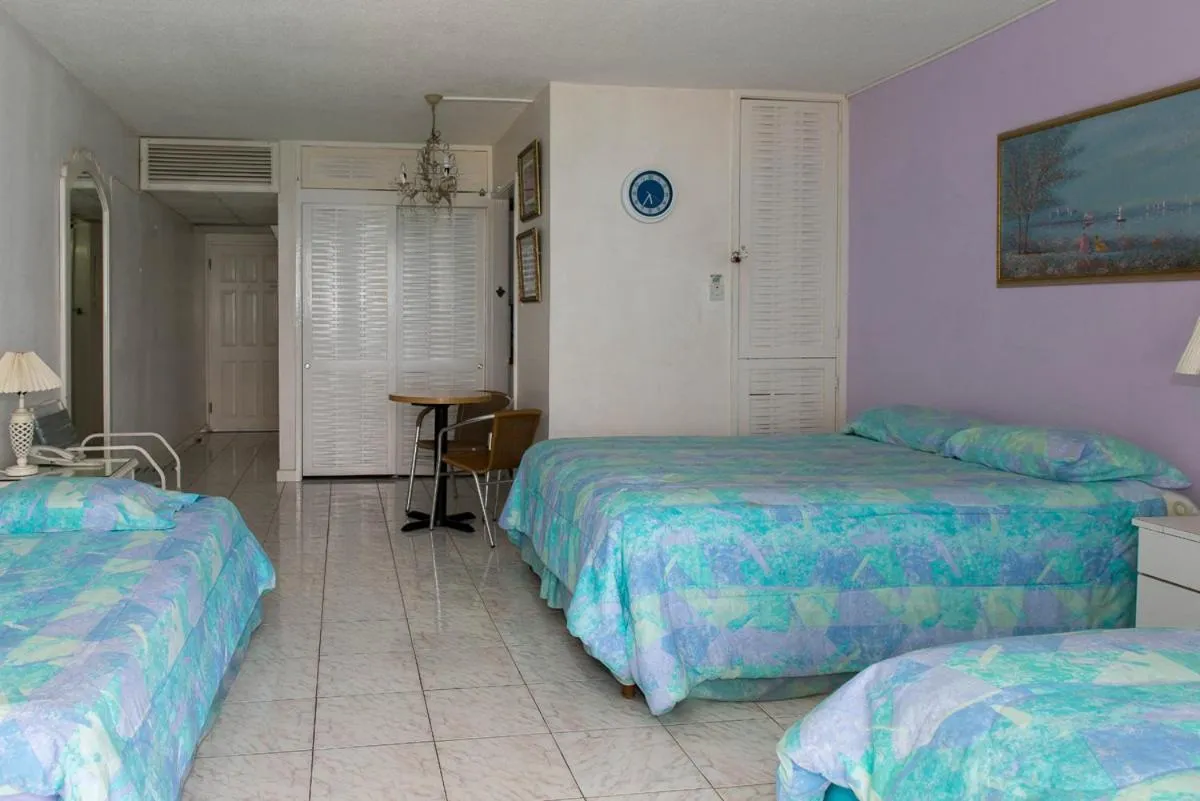 Bedroom, Bed in Montego Bay Club Beach Resort