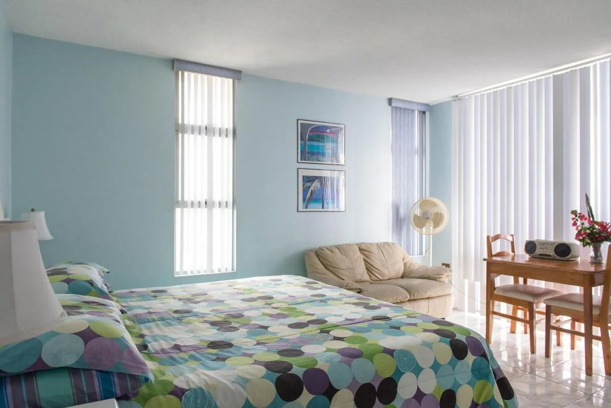 Bedroom, Bed in Montego Bay Club Beach Resort