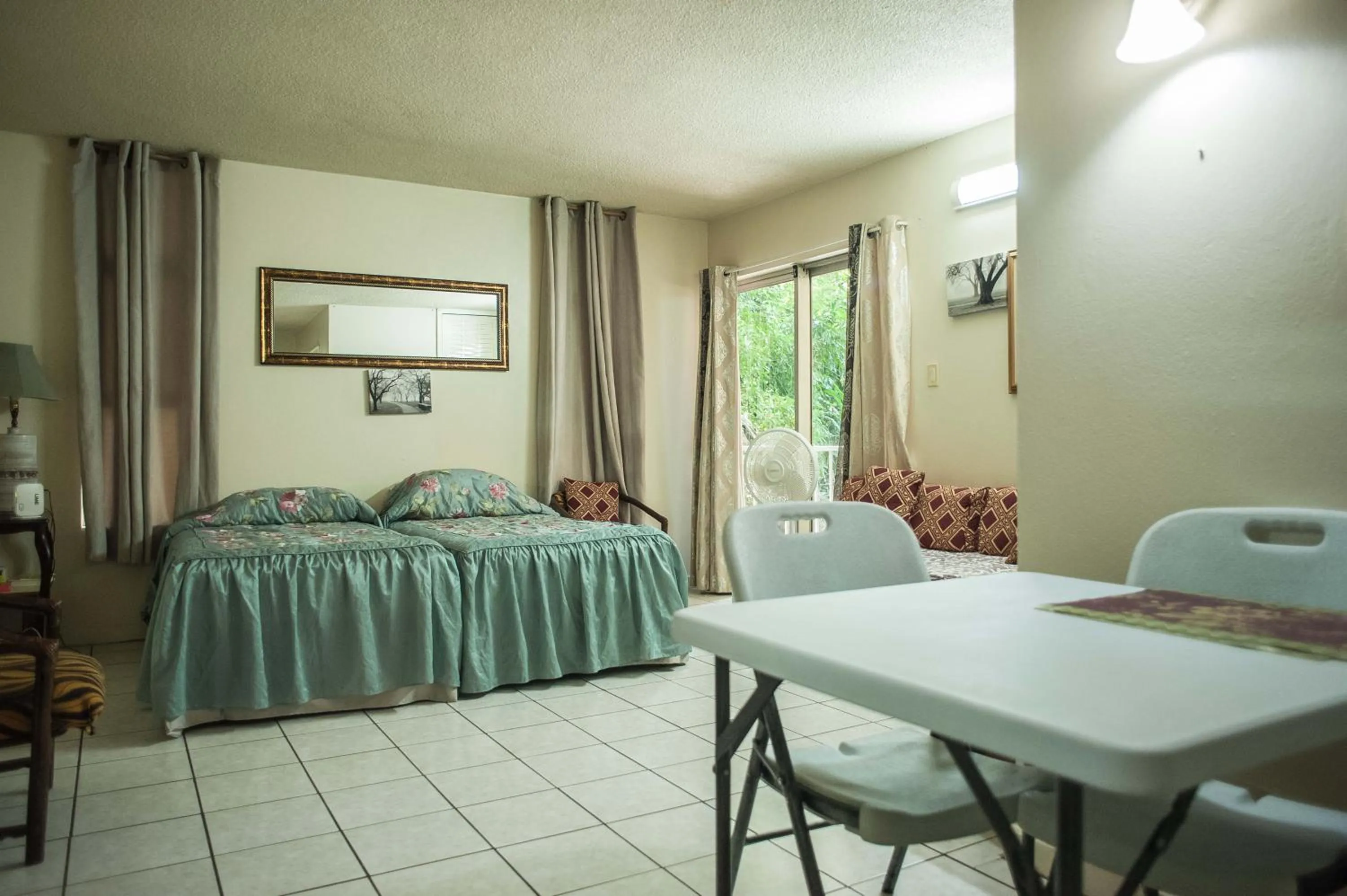 Bedroom, Bed in Montego Bay Club Beach Resort